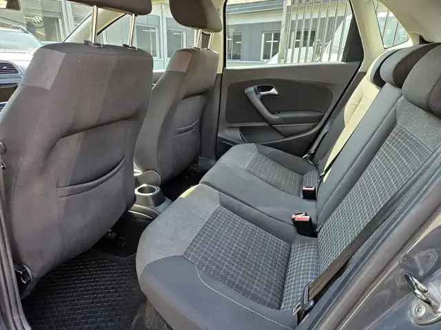 Volkswagen Polo view 9