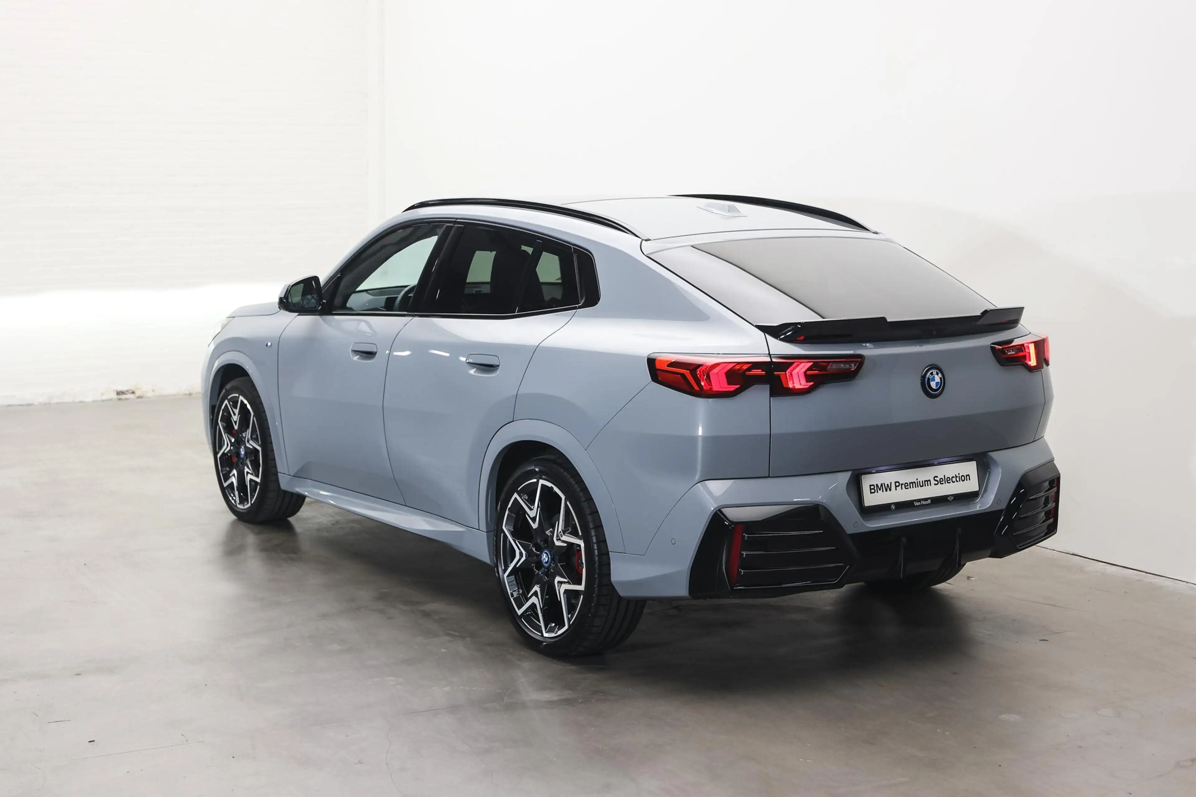 BMW iX2 xDrive30 M Sport / Panoramadak / Sportstoelen / He — photo 2
