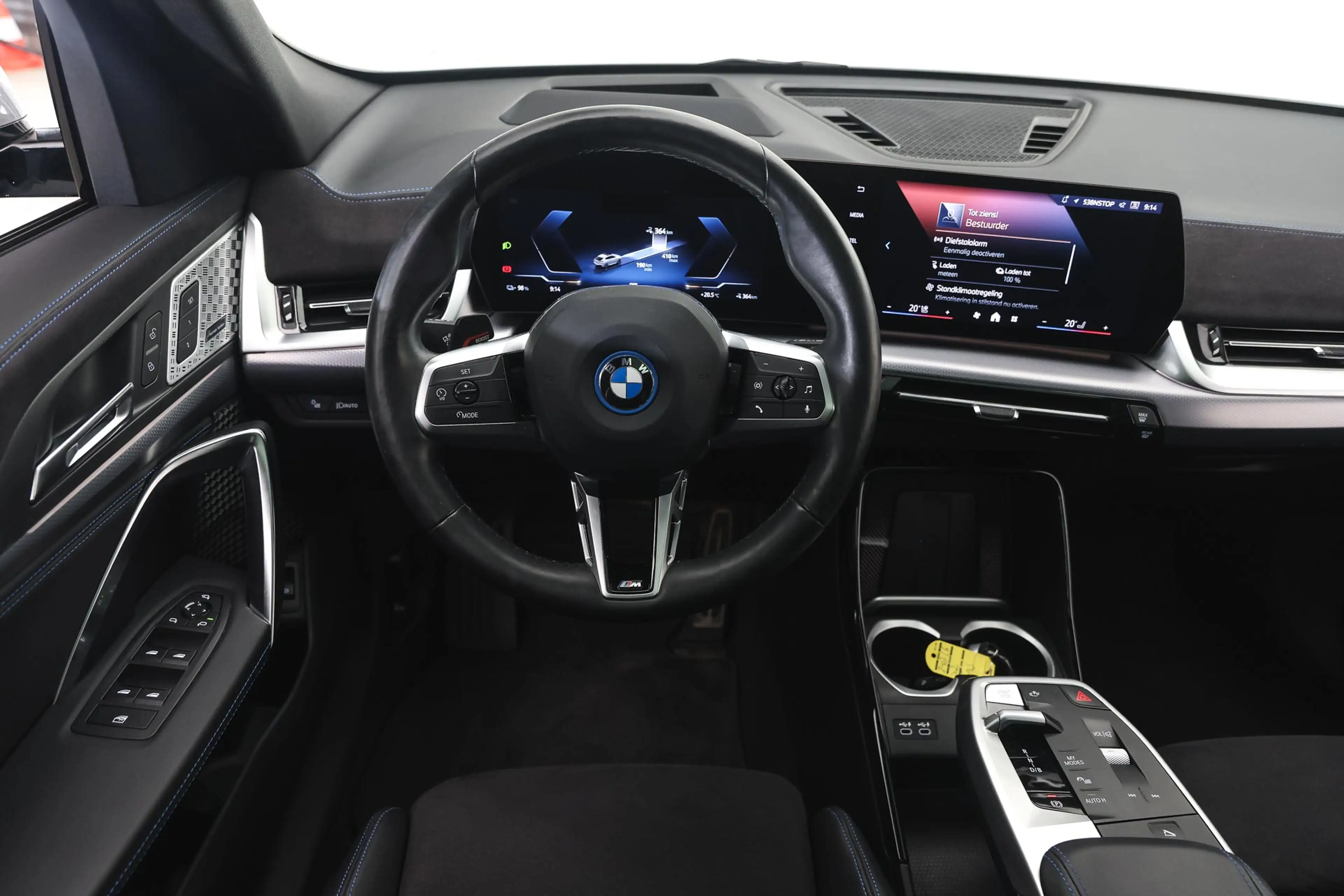 BMW iX2 xDrive30 M Sport / Panoramadak / Sportstoelen / He — photo 3