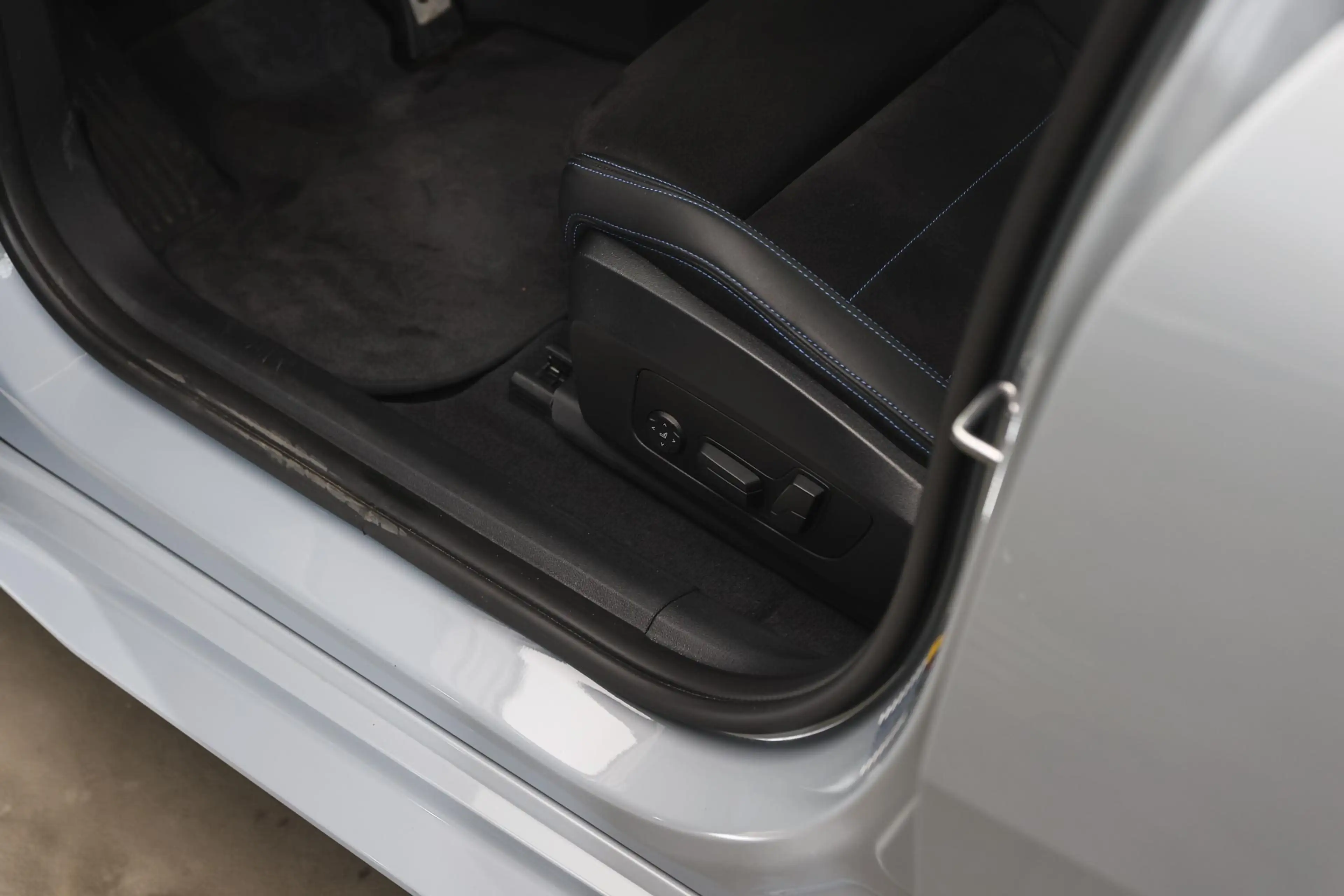 BMW iX2 xDrive30 M Sport / Panoramadak / Sportstoelen / He — photo 12