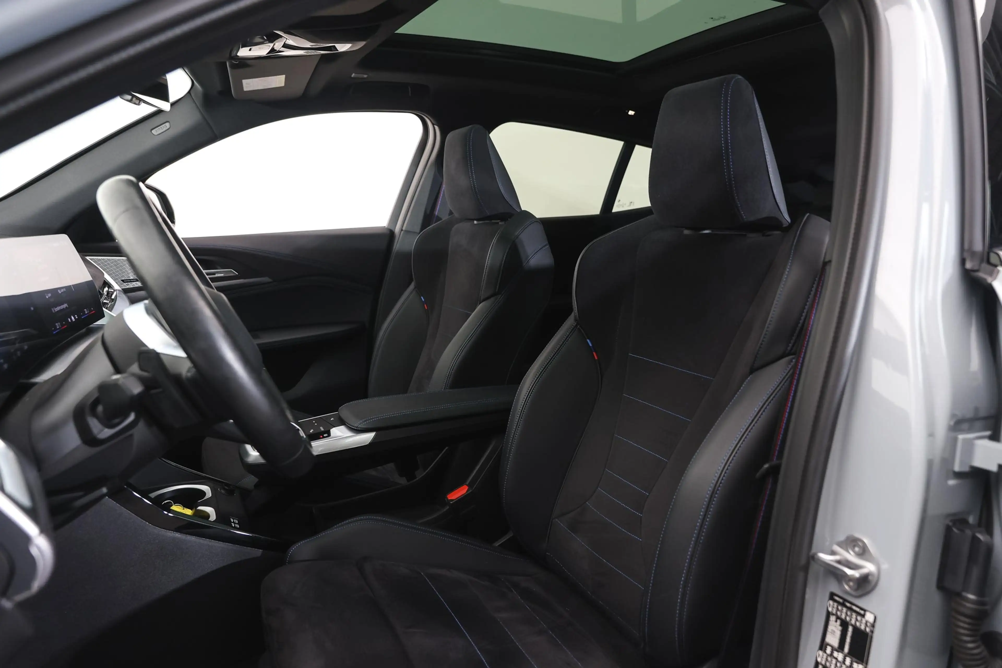 BMW iX2 xDrive30 M Sport / Panoramadak / Sportstoelen / He — photo 11