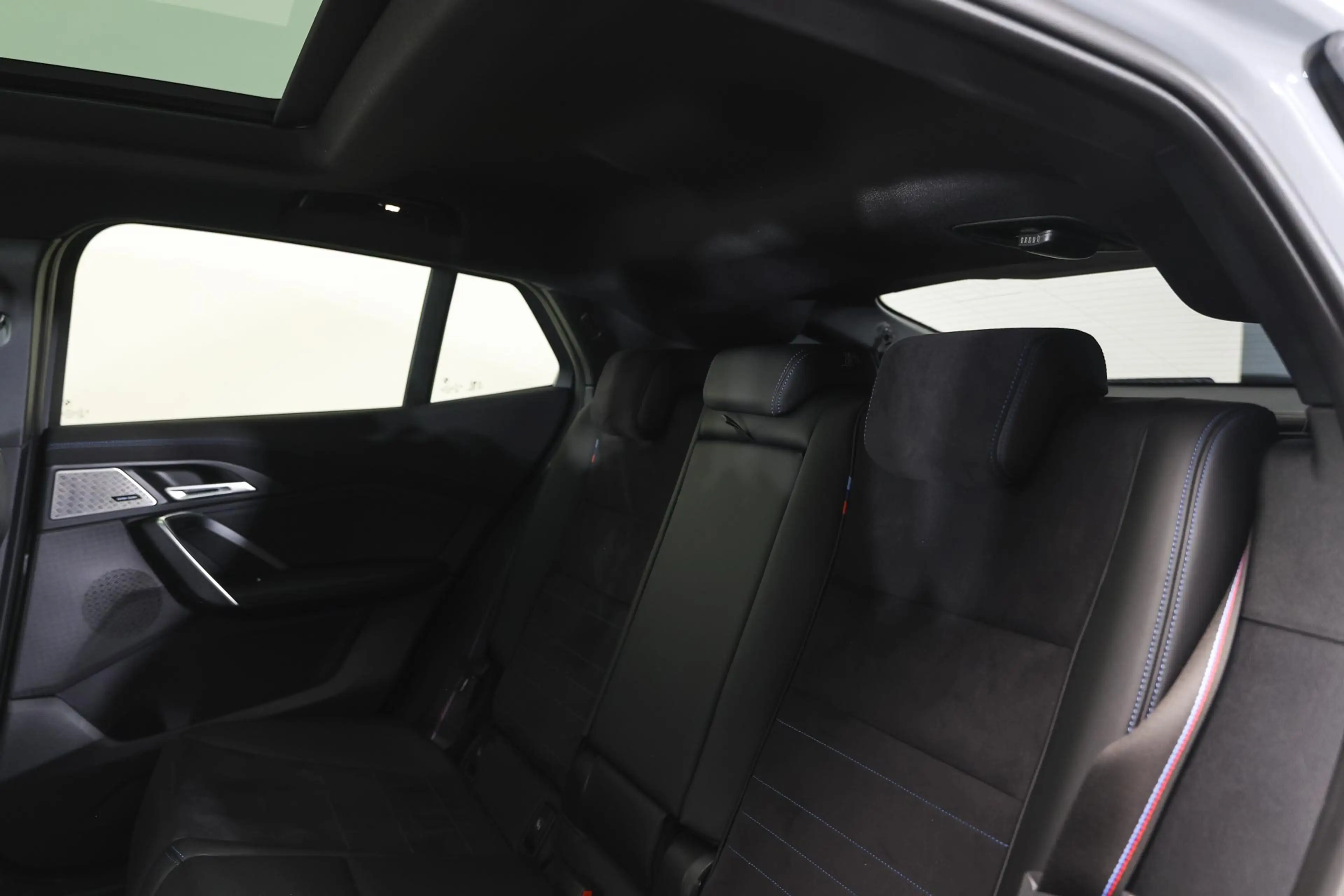 BMW iX2 xDrive30 M Sport / Panoramadak / Sportstoelen / He — photo 10