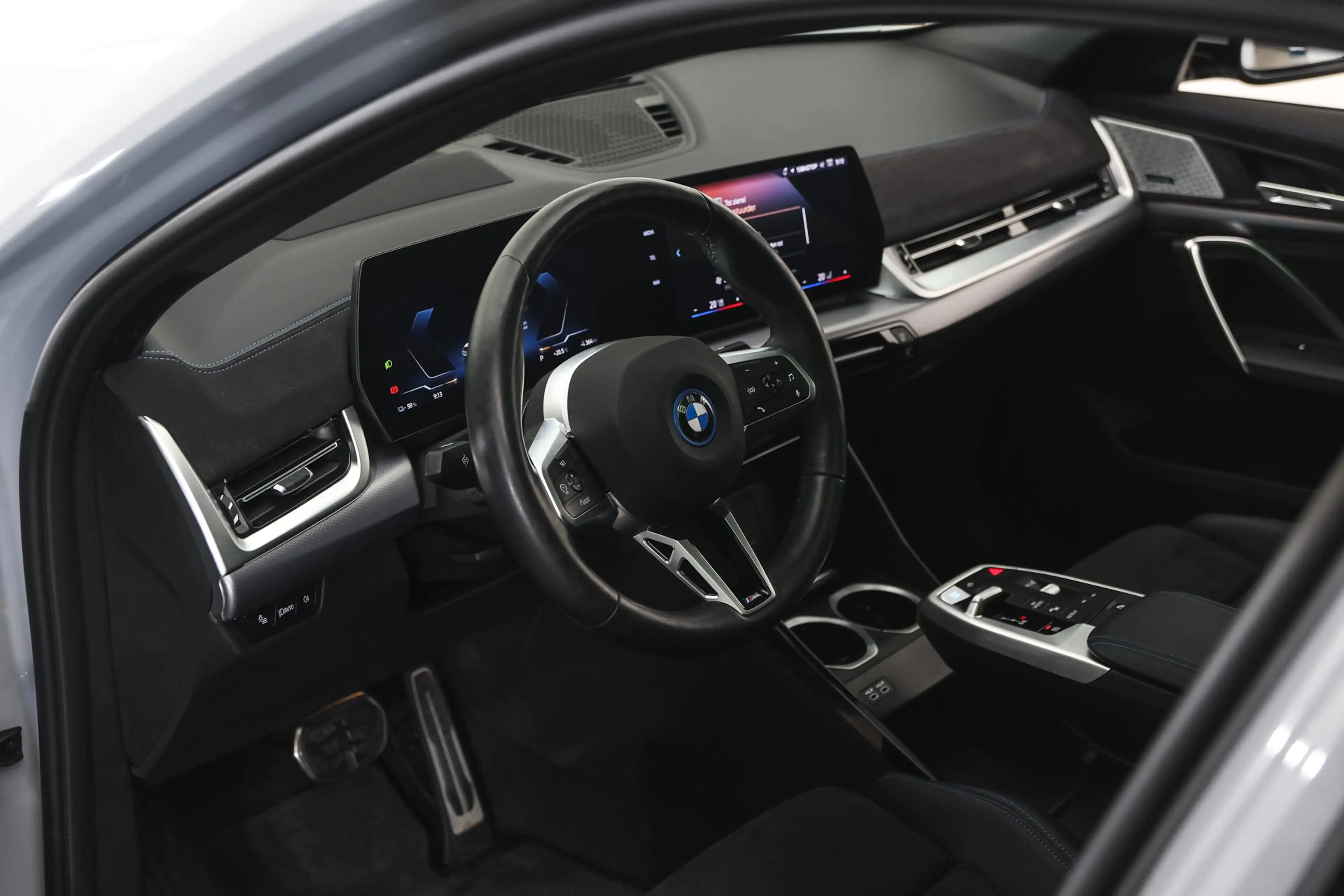 BMW iX2 xDrive30 M Sport / Panoramadak / Sportstoelen / He — photo 8
