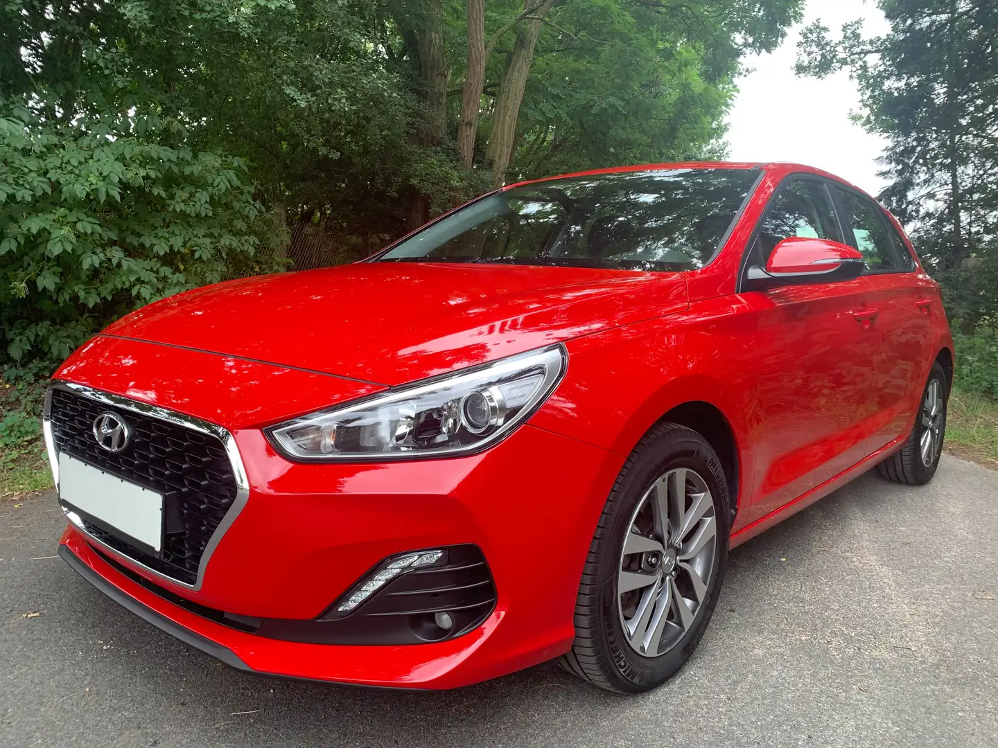 Hyundai i30 i30 1.4 Trend  Apple CarPlay/ A. Auto Kamera Rot - 1