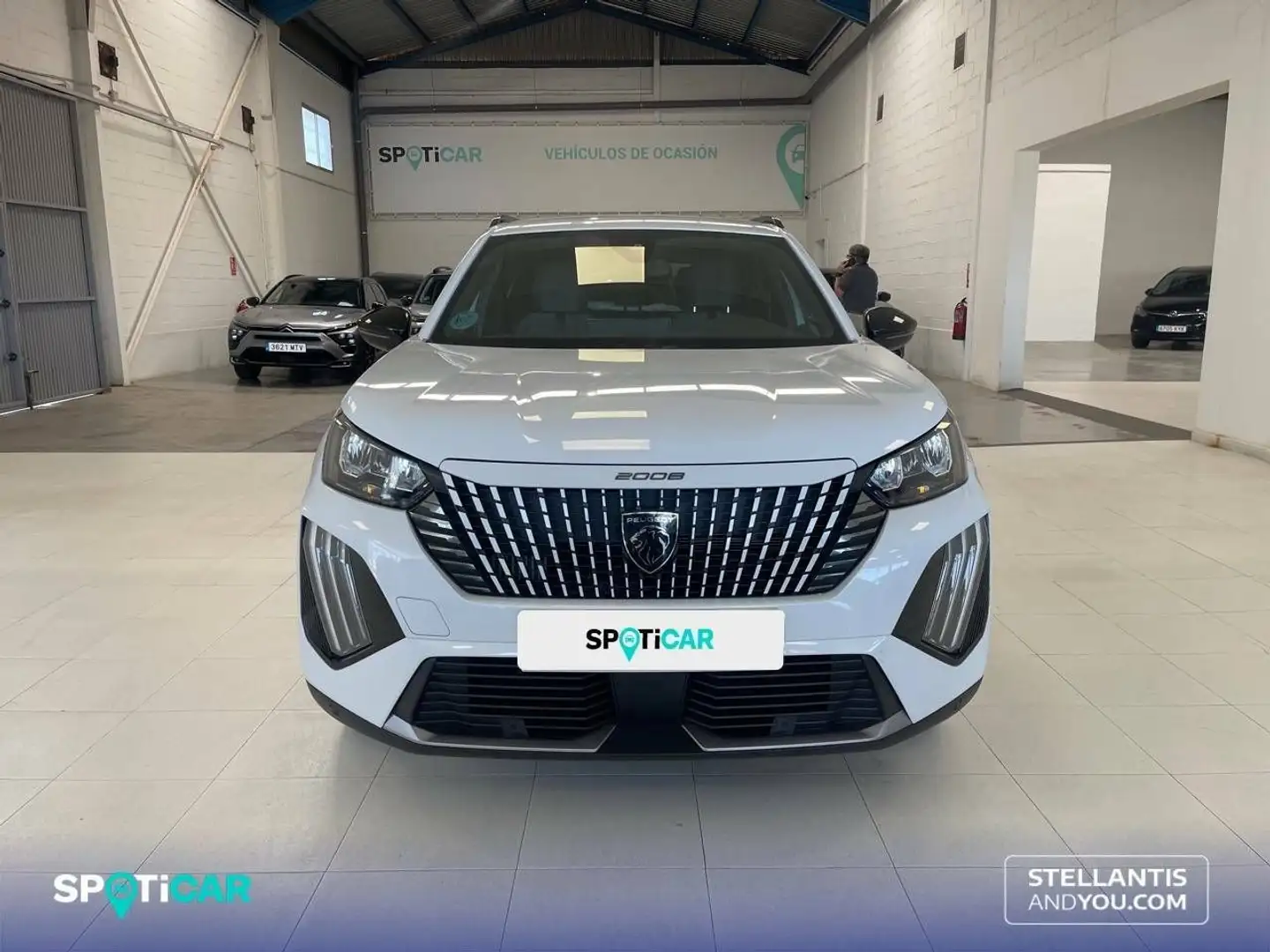 Peugeot 2008 1.2 PureTech S&S Allure EAT8 130 Wit - 2