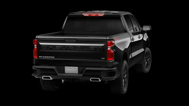 Chevrolet Silverado view 3