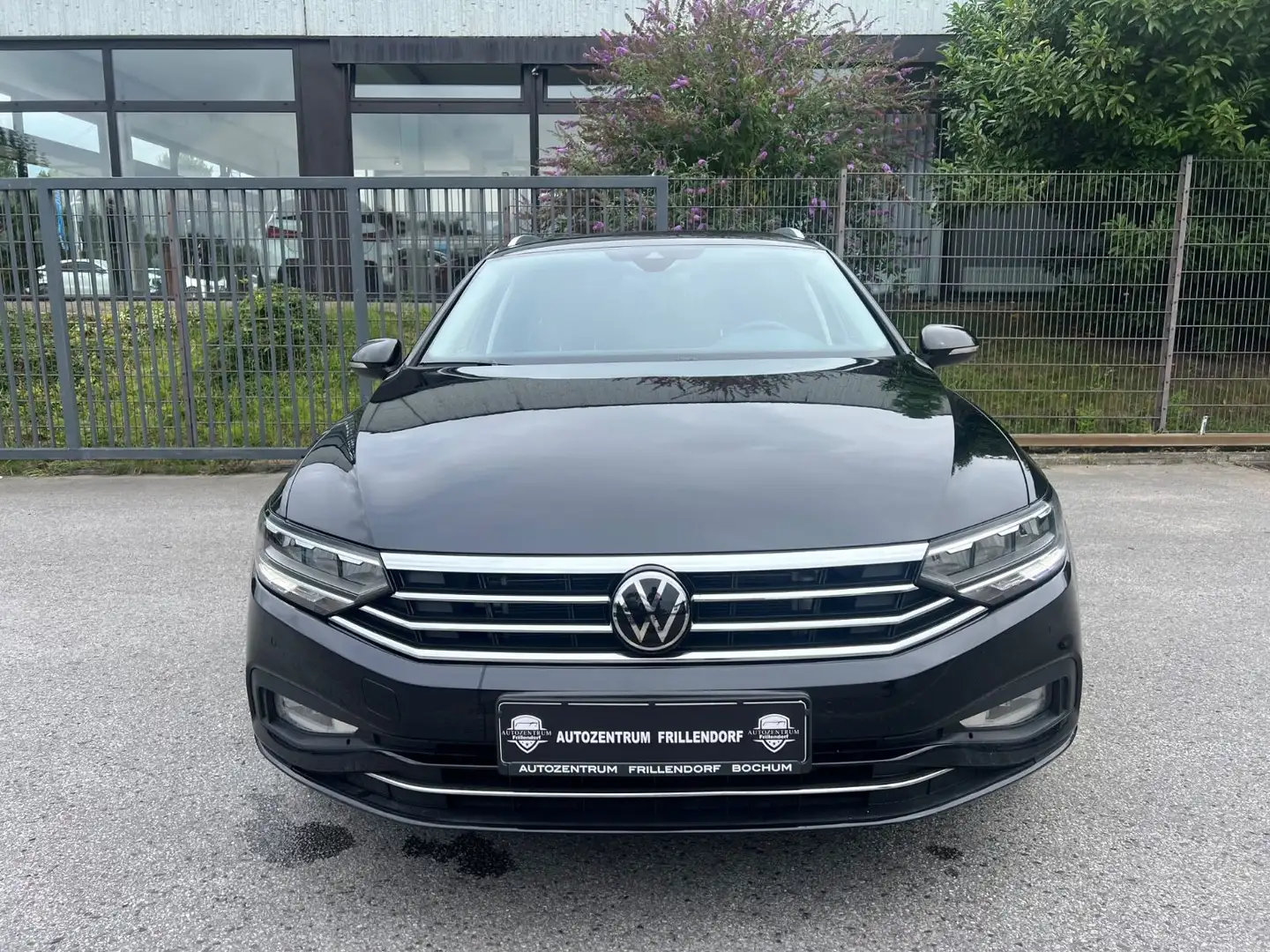 Volkswagen Passat Variant Business AUTOMATIK/LED/NAVI/LEDER Schwarz - 2
