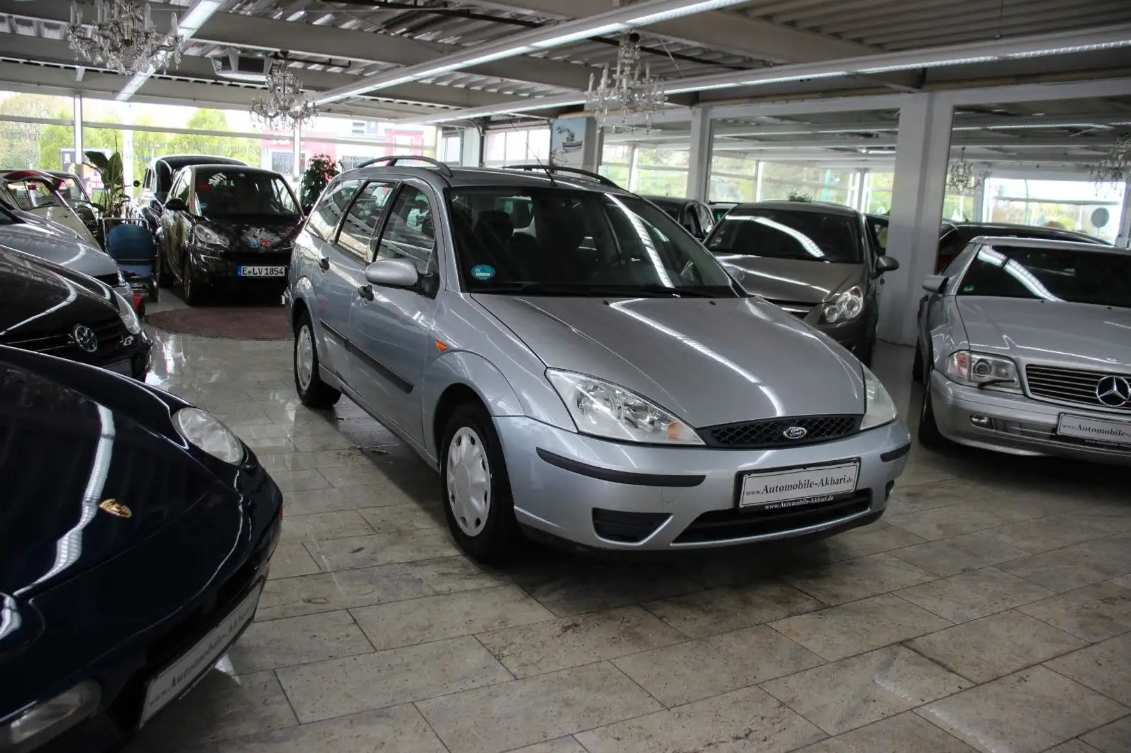 Ford Focus 1.6 Grau - 2