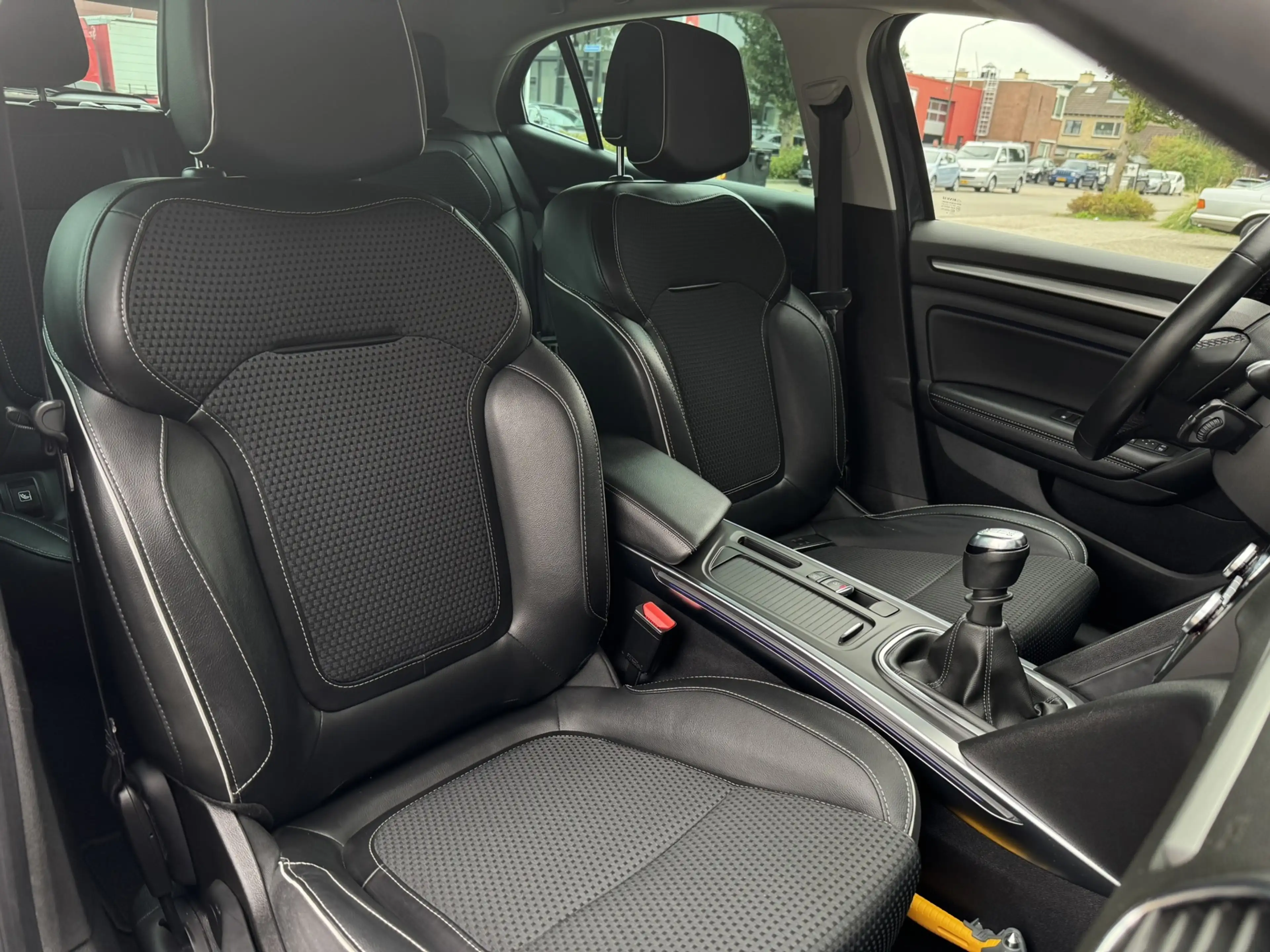 Renault Megane 1.2 TCe Bose - Veel opties - Compleet onderhouden — photo 15