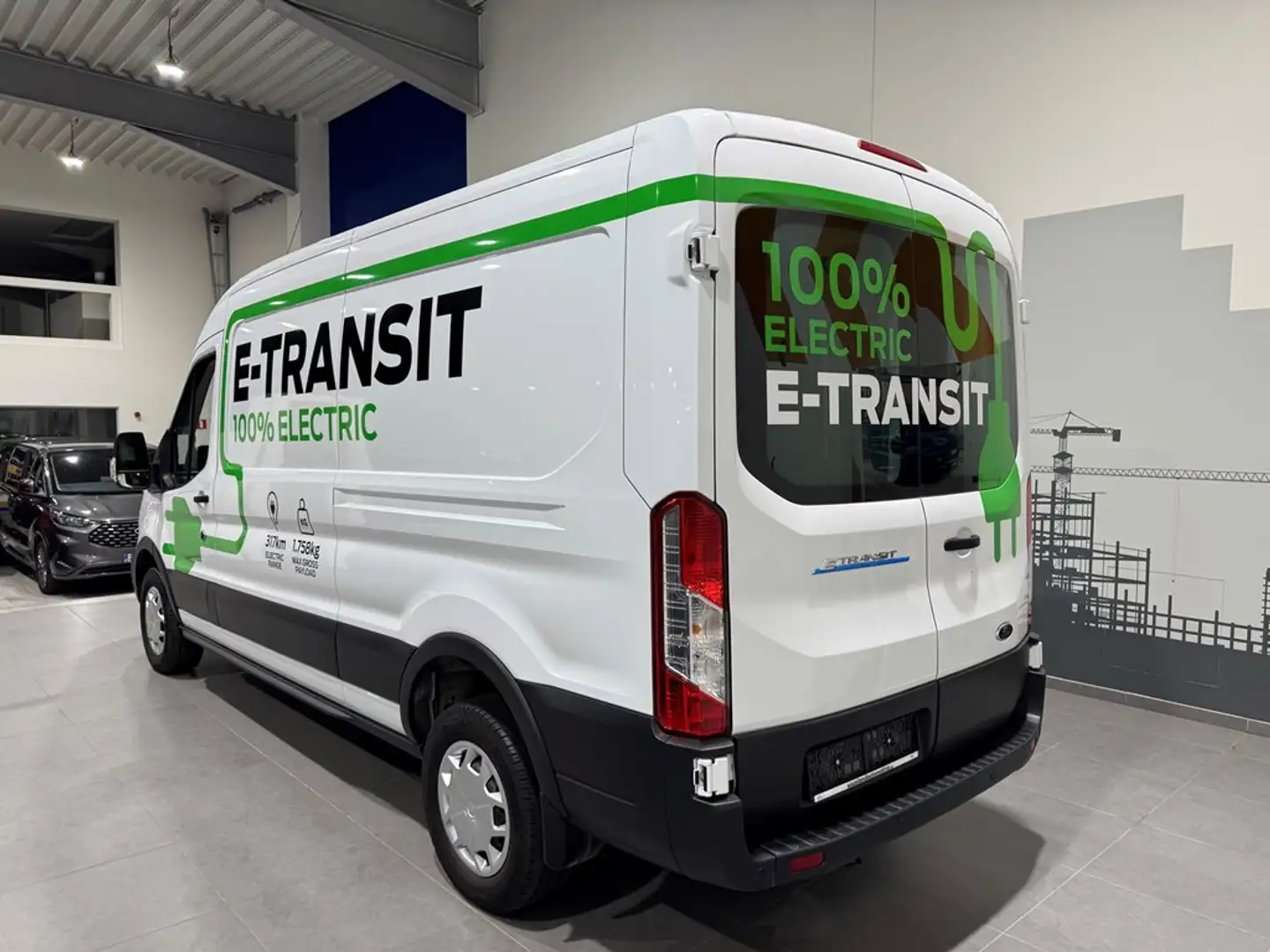 Ford E-Transit Van Trend 350L- 270pk - € 34.490 excl btw Blanco - 2
