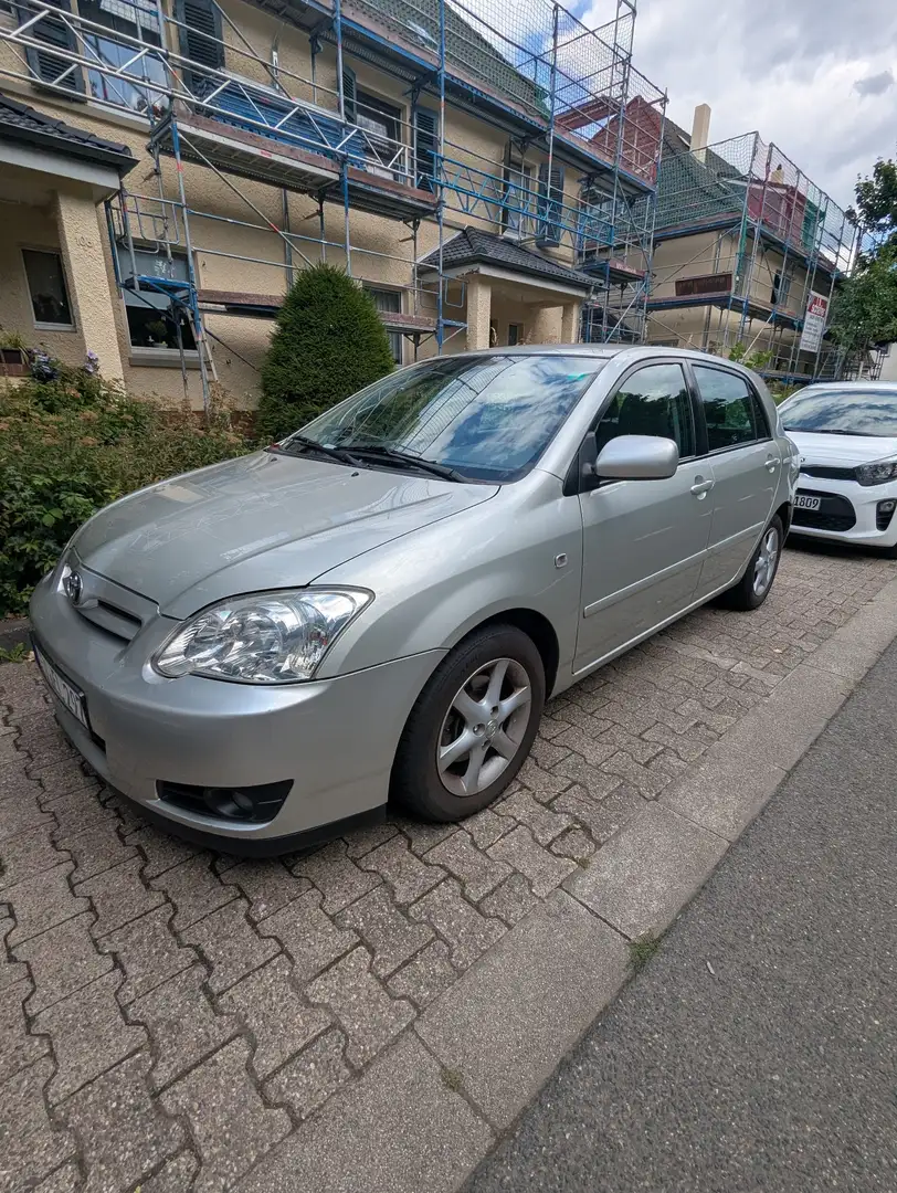 Toyota Corolla 2.0 D-4D Sol - 2