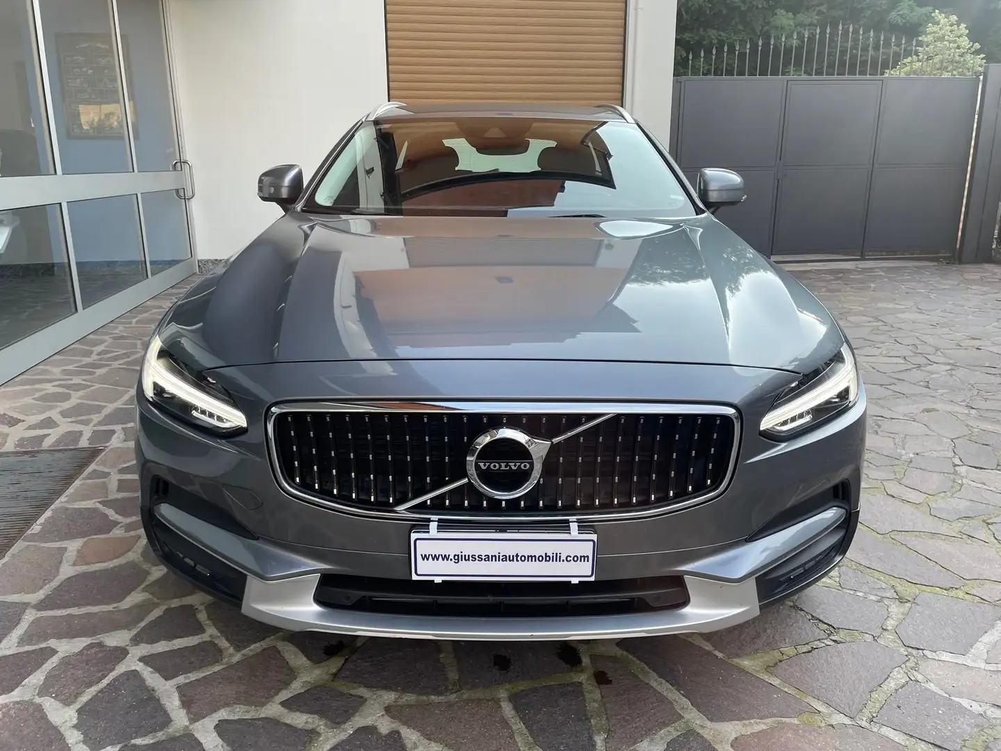 Volvo V90 Cross Country 2.0 d4 awd geartronic UNICO PROPRIETARIO STUPENDA Gri - 2