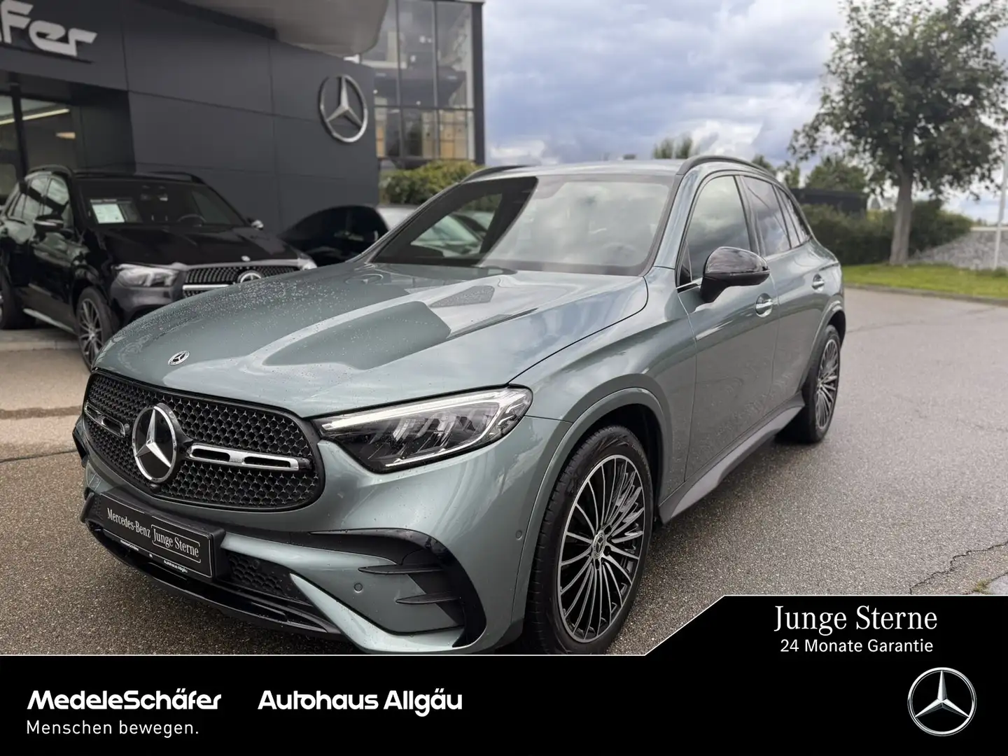 Mercedes-Benz GLC 220 GLC 220 d 4M AMG Night AHK LED Kam Sound 20" Sport Silber - 1