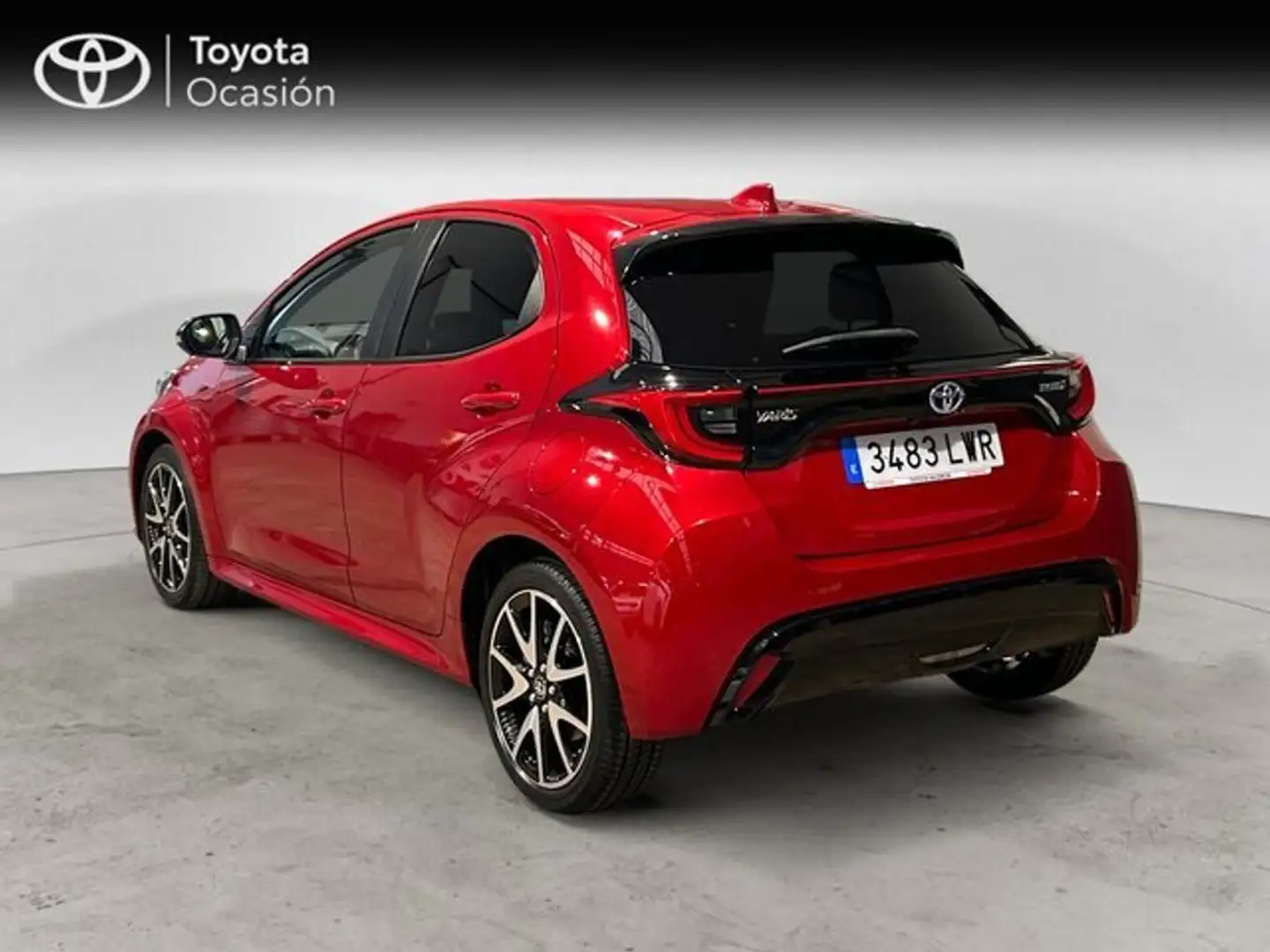 Toyota Yaris 5P Style 120H e-CVT Rojo - 2