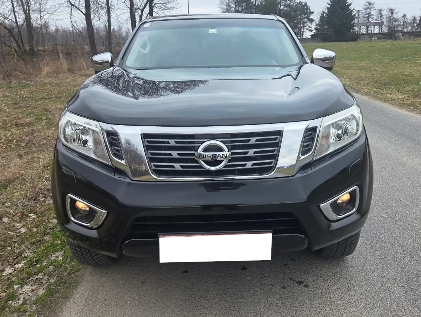 Nissan Navara NP300 Schwarz - 1