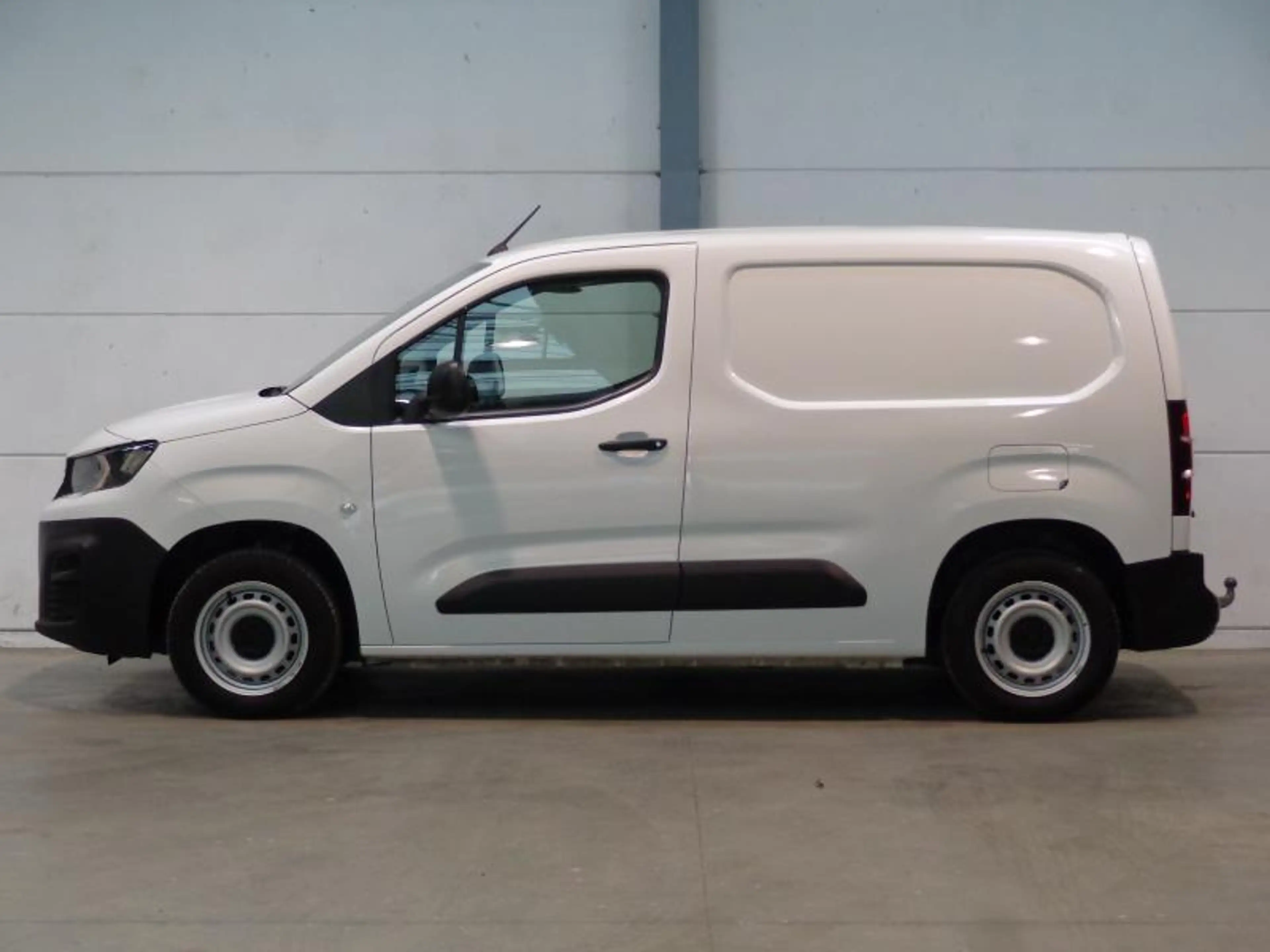 Peugeot Partner 1.5HDi 3Pl - Clim - Attelage — photo 7