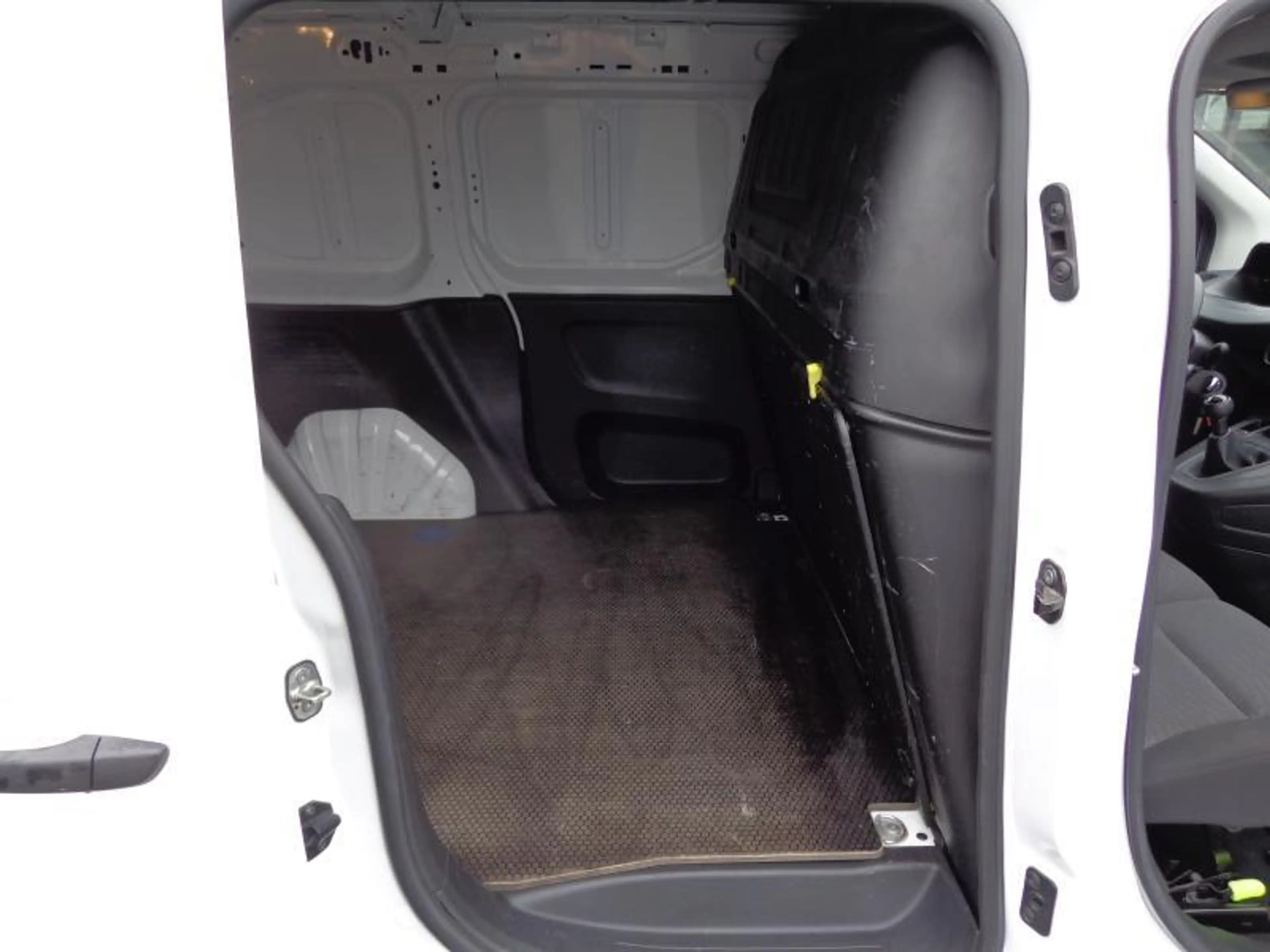 Peugeot Partner 1.5HDi 3Pl - Clim - Attelage — photo 14