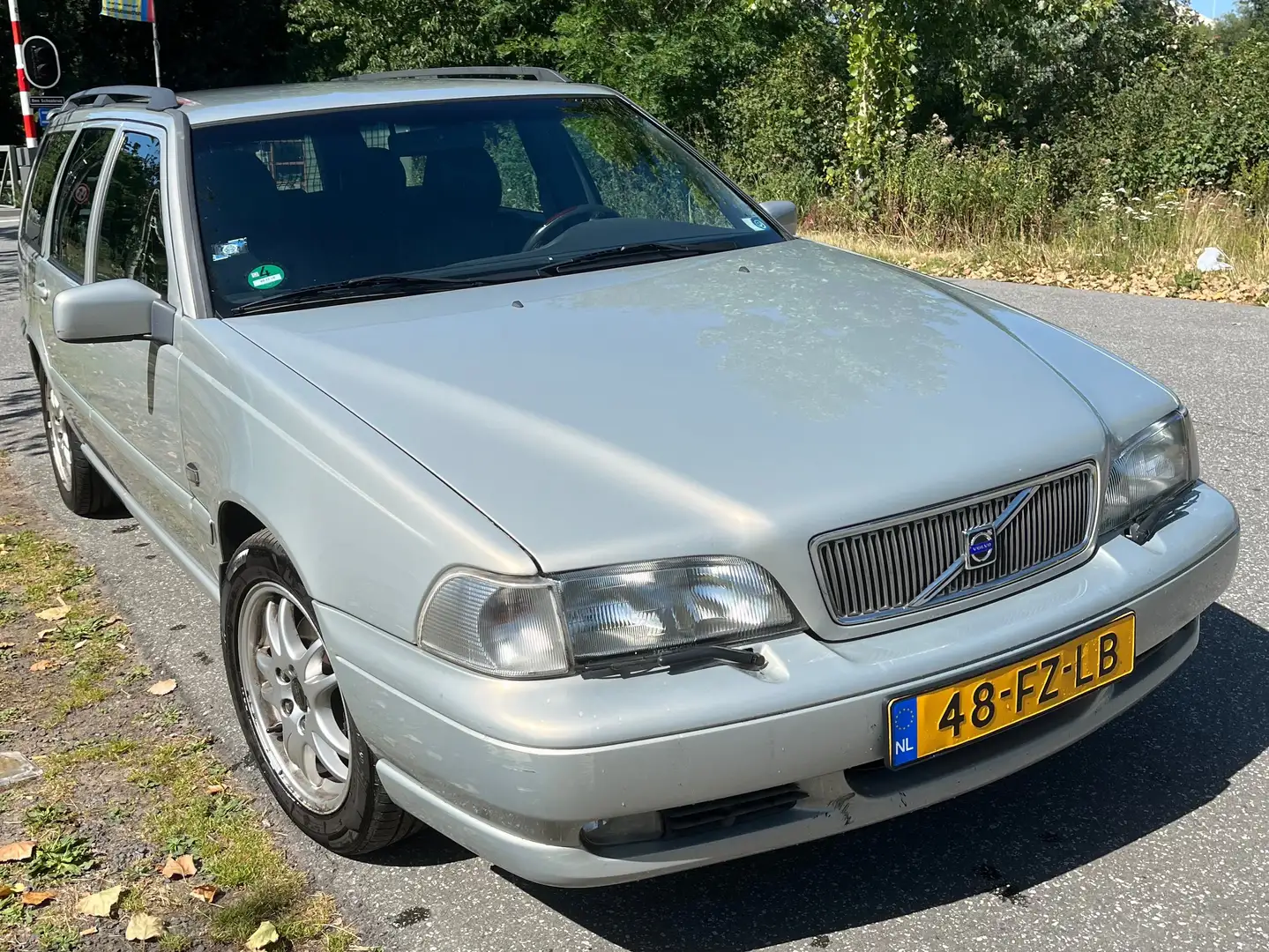 Volvo V70 V70 2.4 Europa Beige - 1