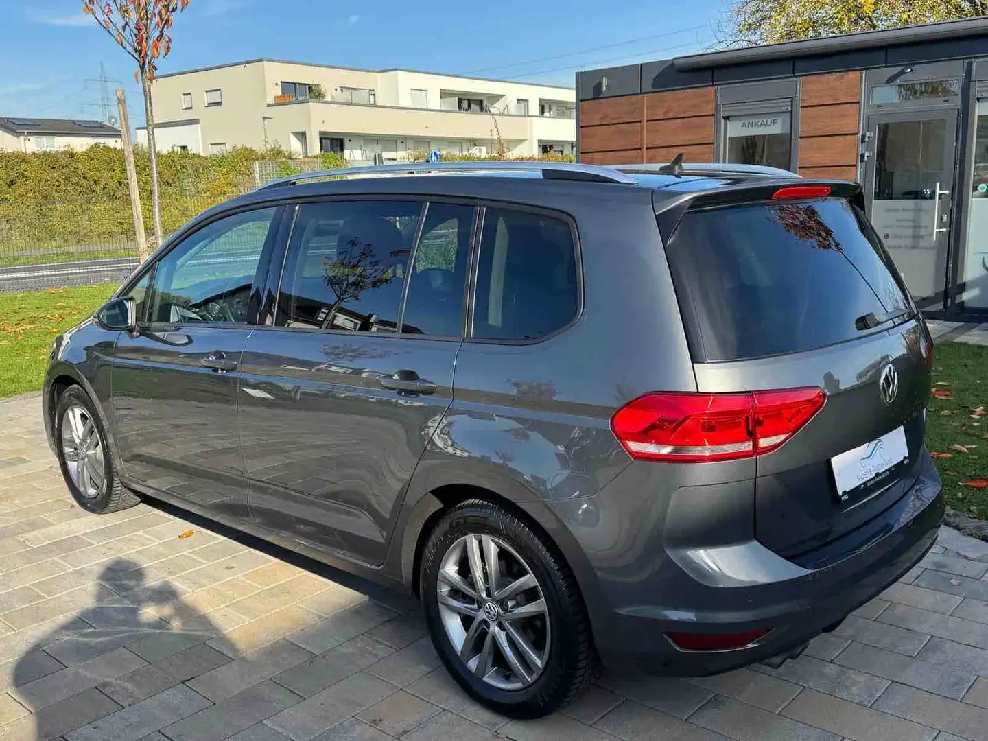 Volkswagen Touran Touran 2.0 TDI *DSG*7-Sitzer*Navi*PDC*ACC*AHK* Grau - 2