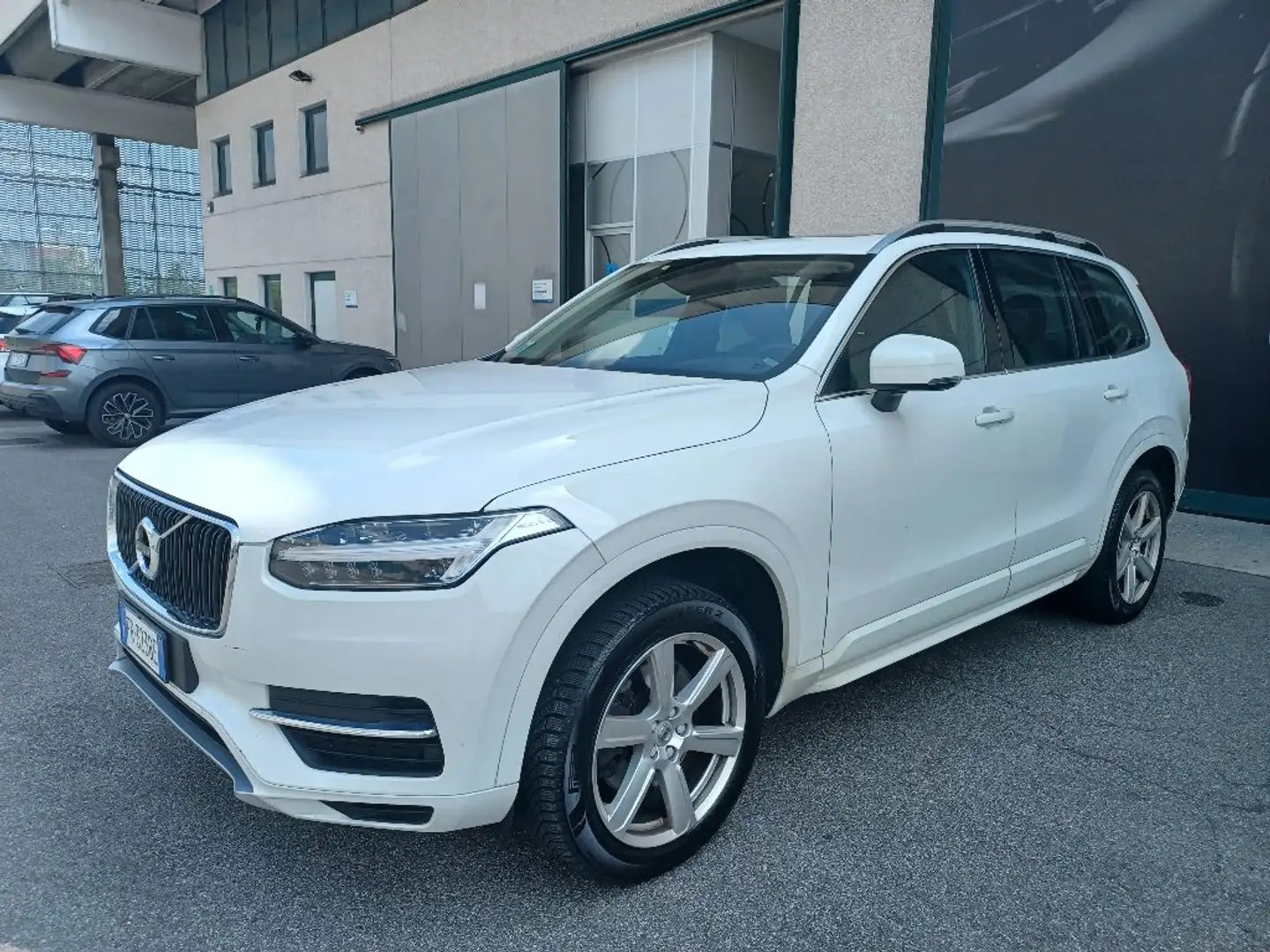 Volvo XC90 D5 AWD Geartronic 7 posti Business Plus Bianco - 2
