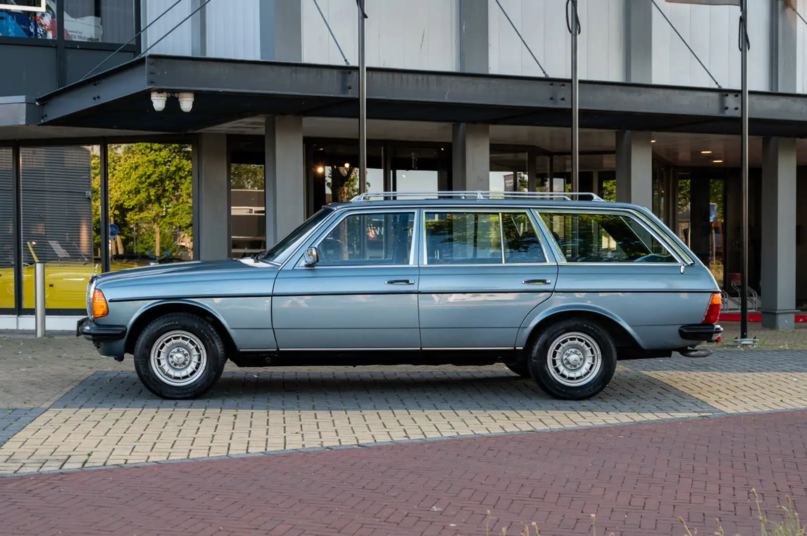 Mercedes-Benz E 280 TE ( S213 ) Blauw - 2