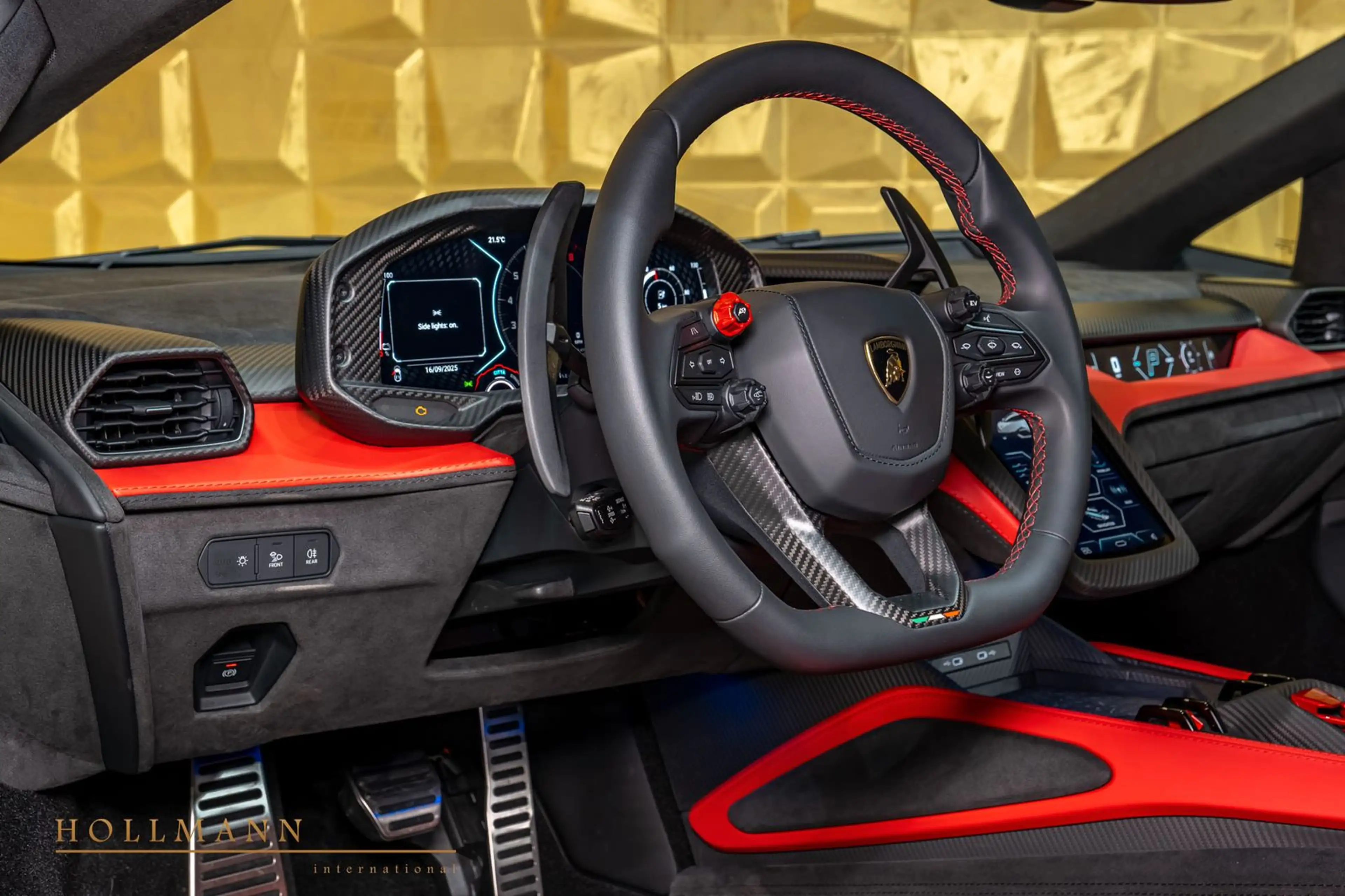 Lamborghini Revuelto + PASSENGER DISPLAY + PREMIUM SOUND — photo 11