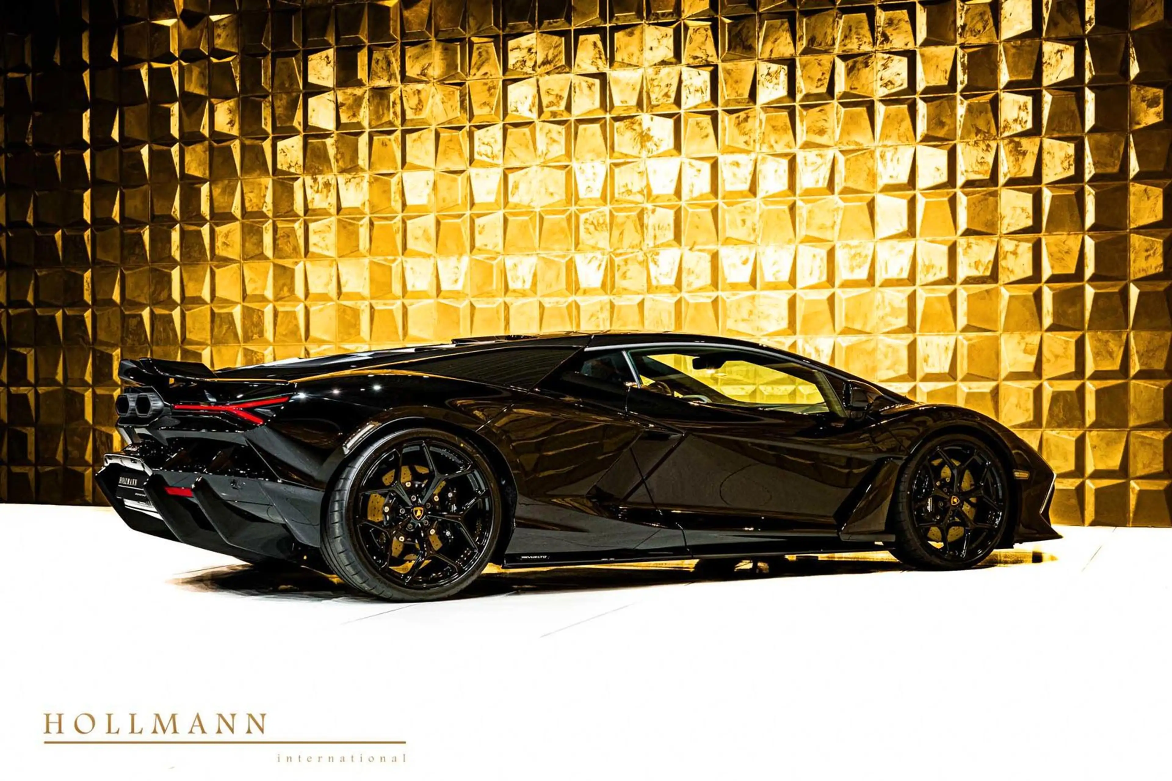 Lamborghini Revuelto + PASSENGER DISPLAY + PREMIUM SOUND — photo 6
