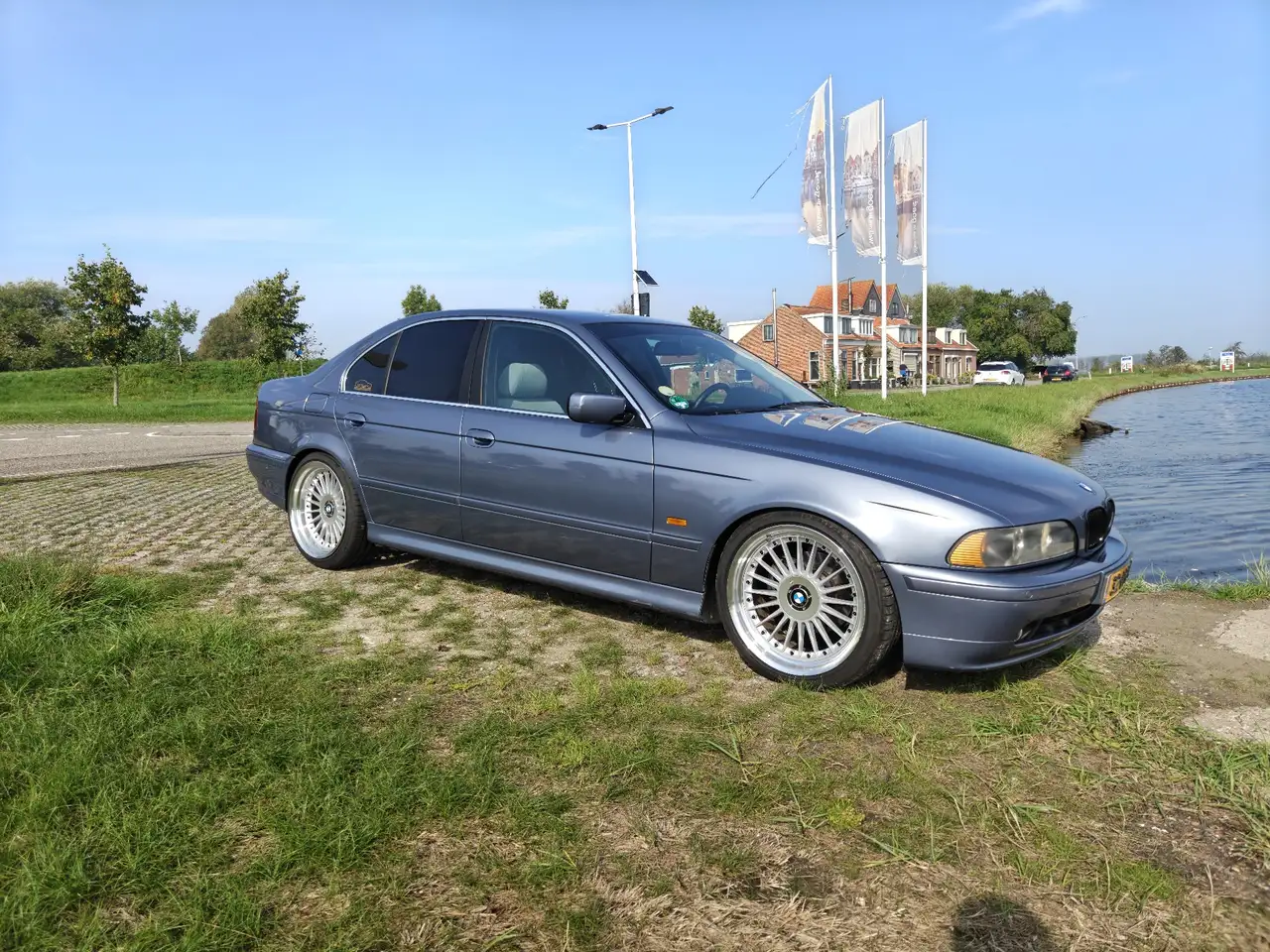 BMW 525