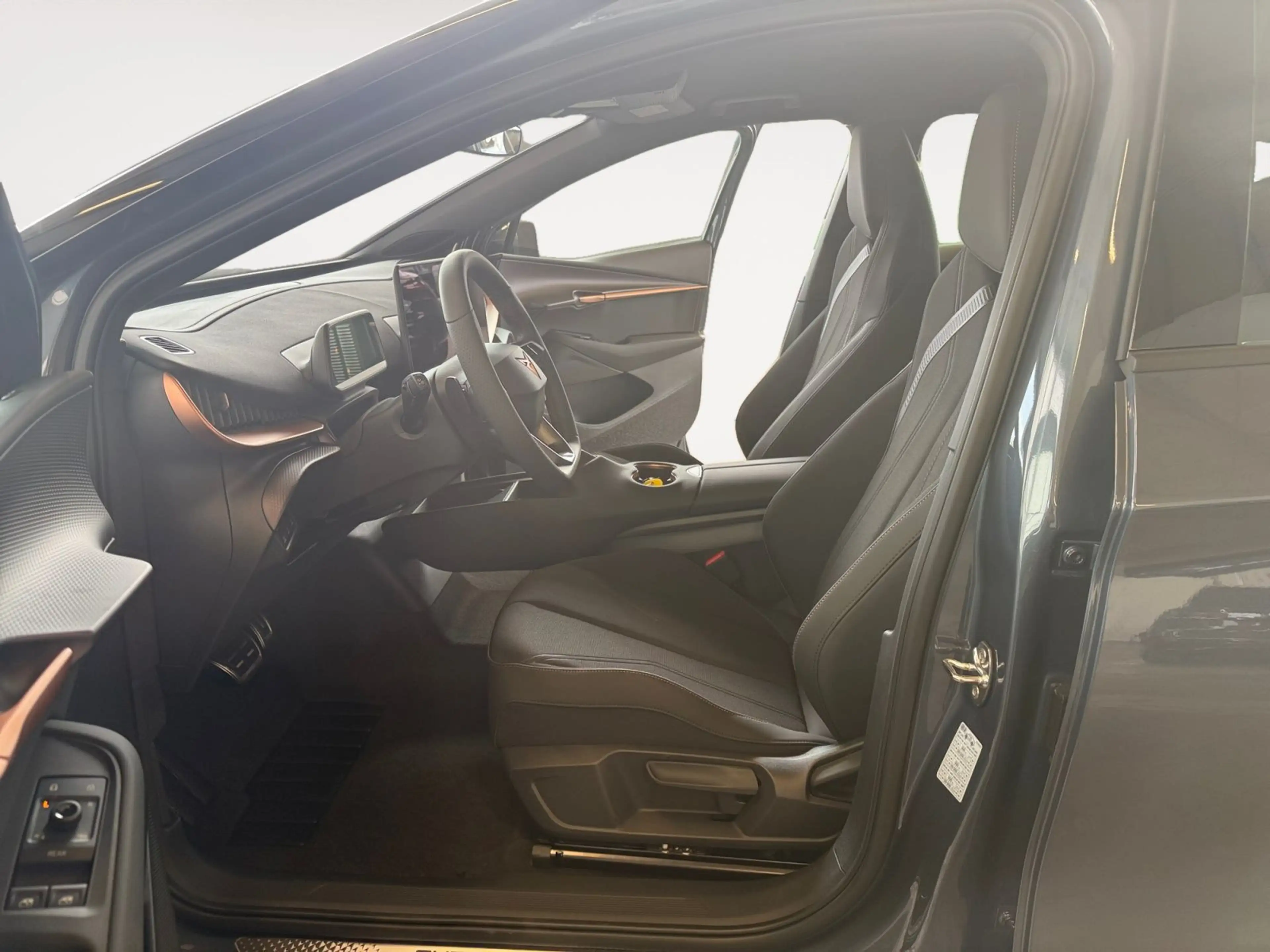 CUPRA Tavascan Ganzjahresreifen Wärmepume Navi — photo 10