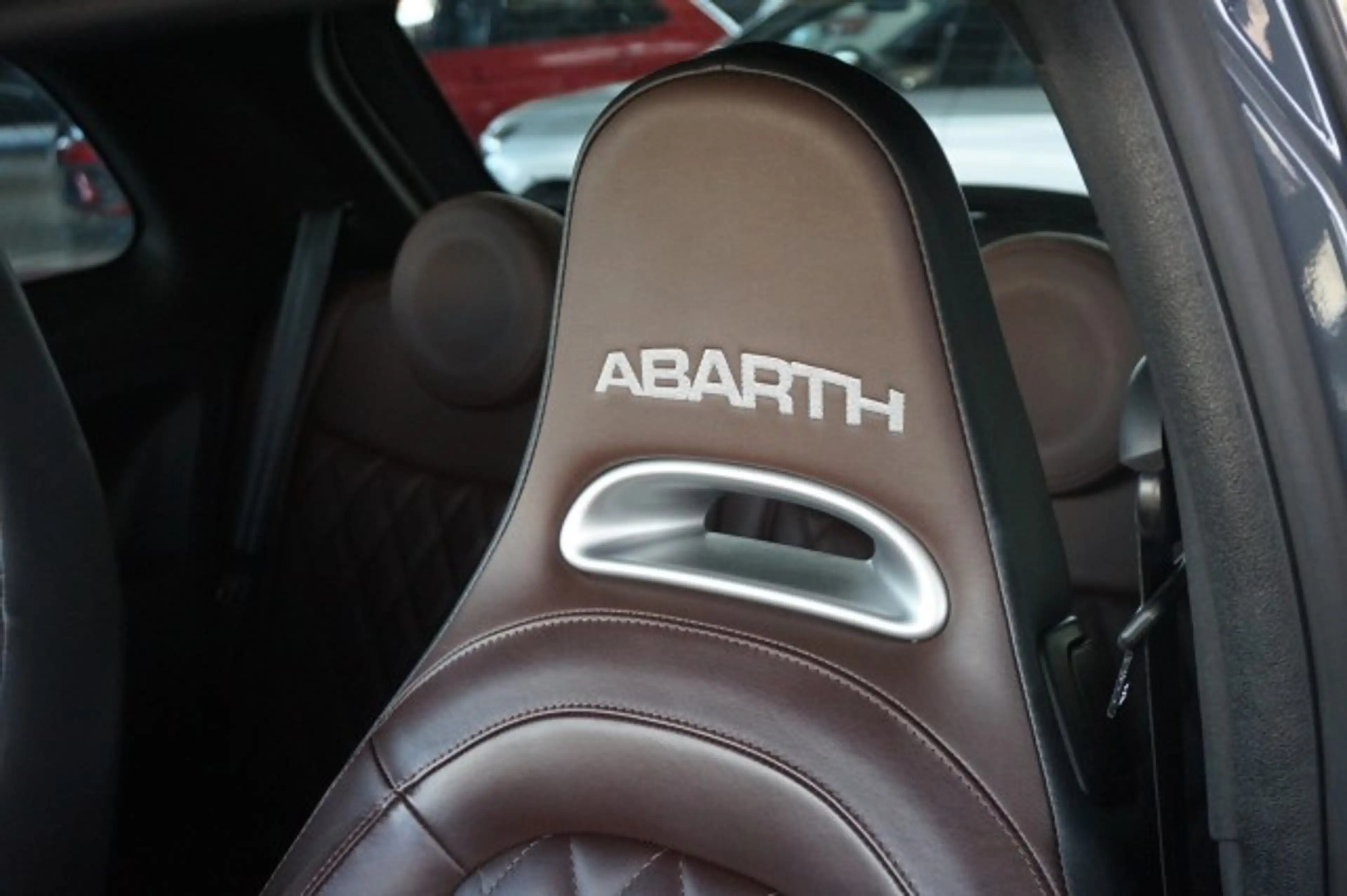 Abarth 595 Turismo 595 TURISMO NAVI U-CONNECT BEATS PDC LEDER NSW 17" — photo 11