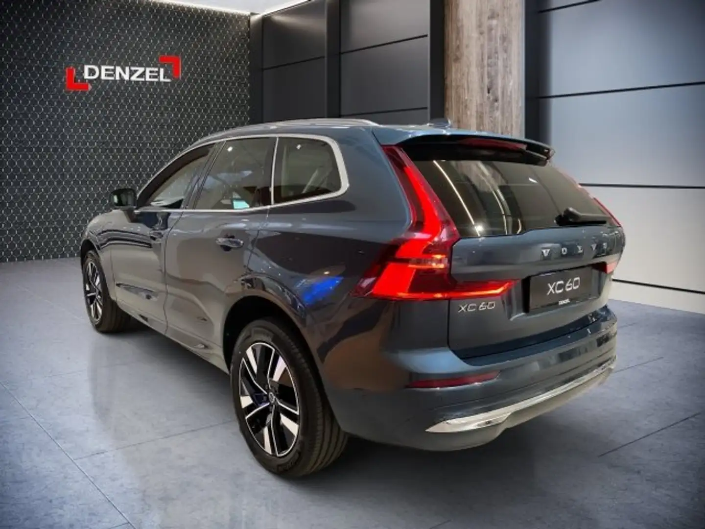 Volvo XC60 T6 PHEV Plus Bright AWD Blau - 2