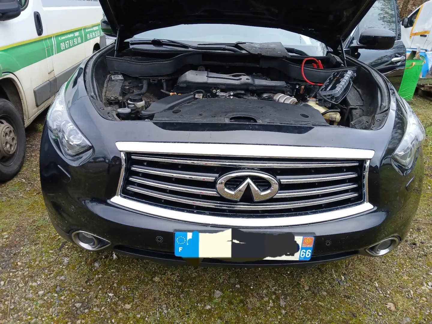 Infiniti QX70 3.0D V6 S A - 2