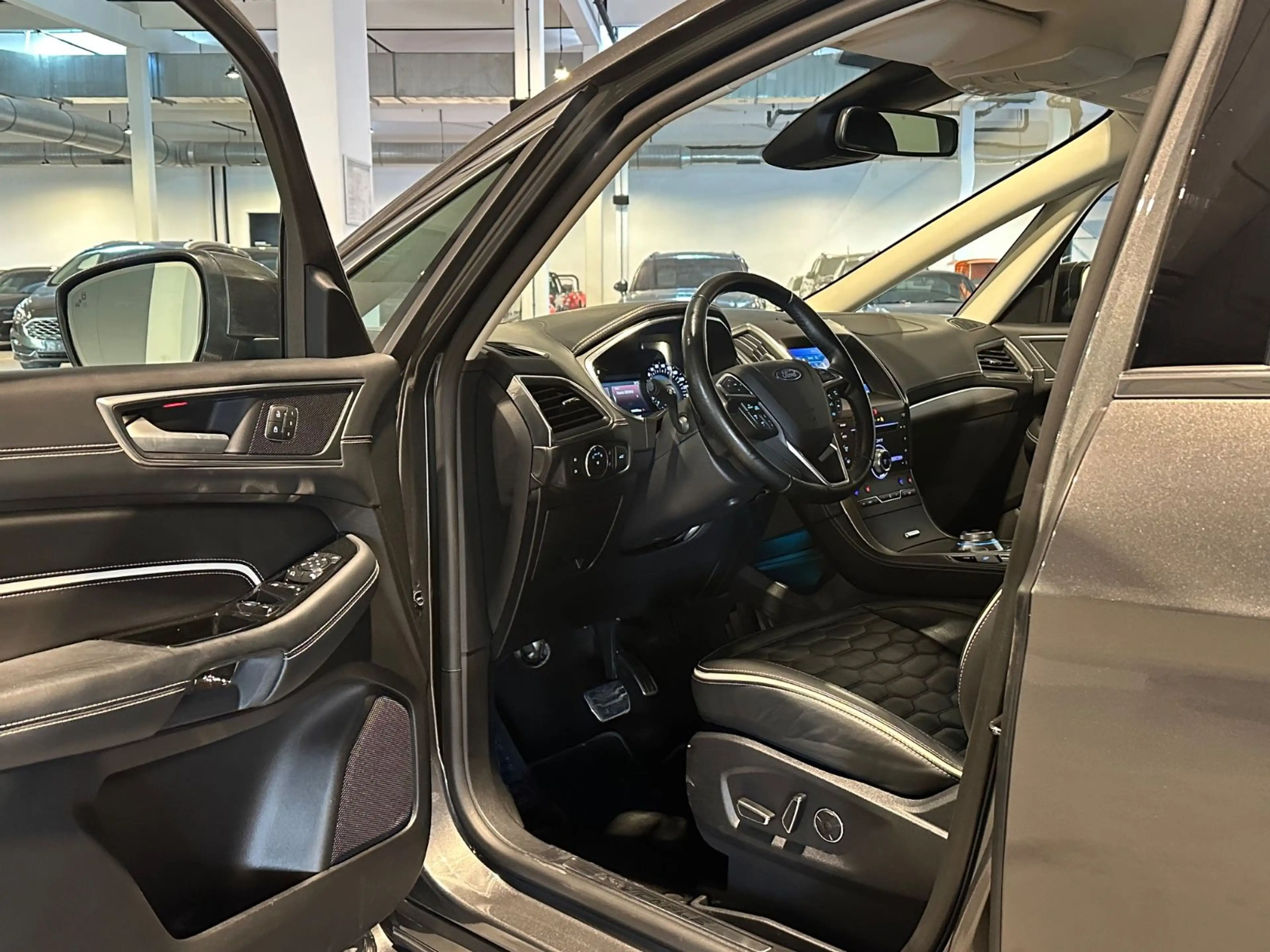 Ford S-Max 2.0 Vignale*4x Verfügbar,ACC,Standheizung* — photo 13