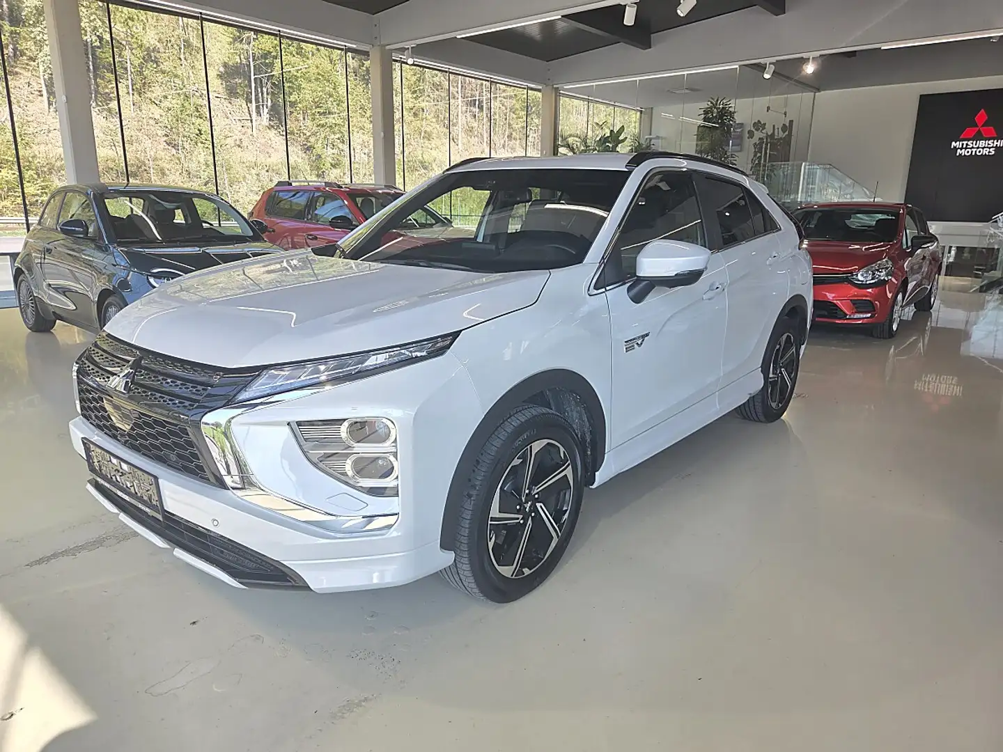 Mitsubishi Eclipse Cross 2,4 PHEV 4WD Diamond CVT Aut. Weiß - 1