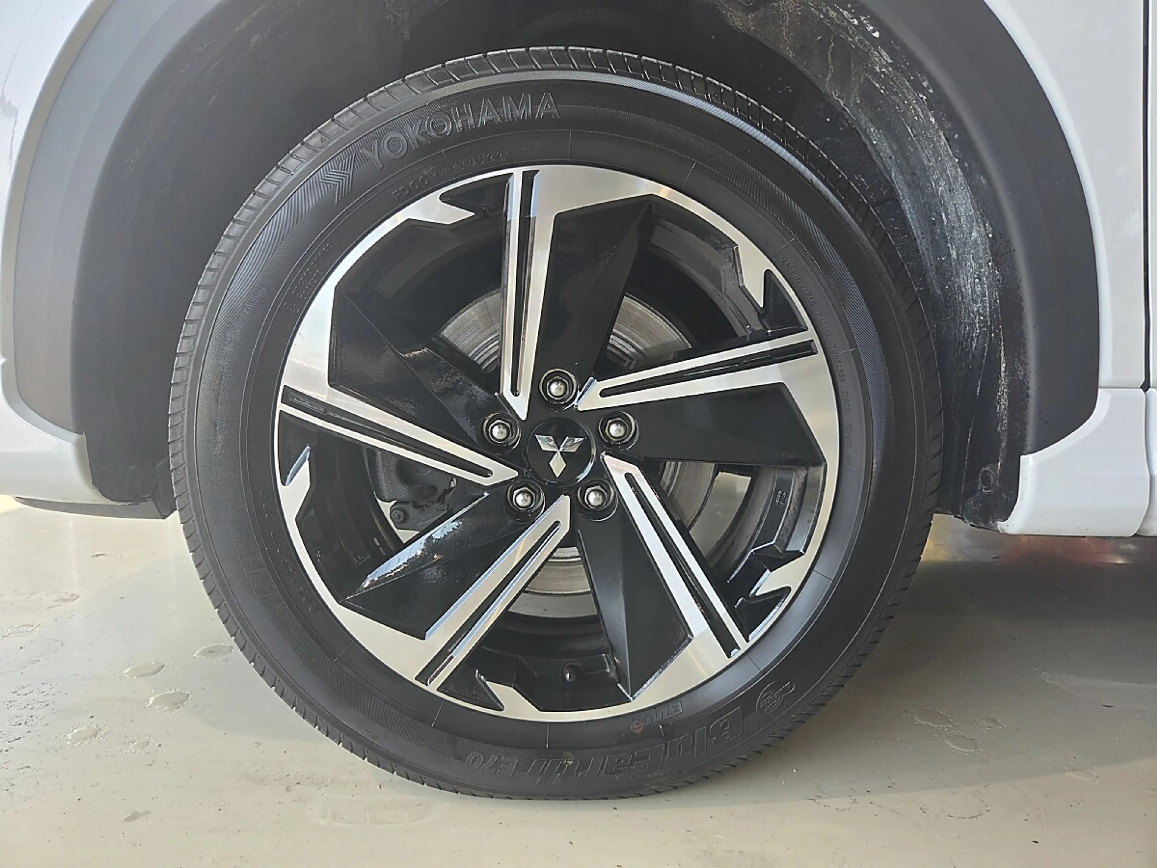 Mitsubishi Eclipse Cross 2,4 PHEV 4WD Diamond CVT Aut. — photo 10