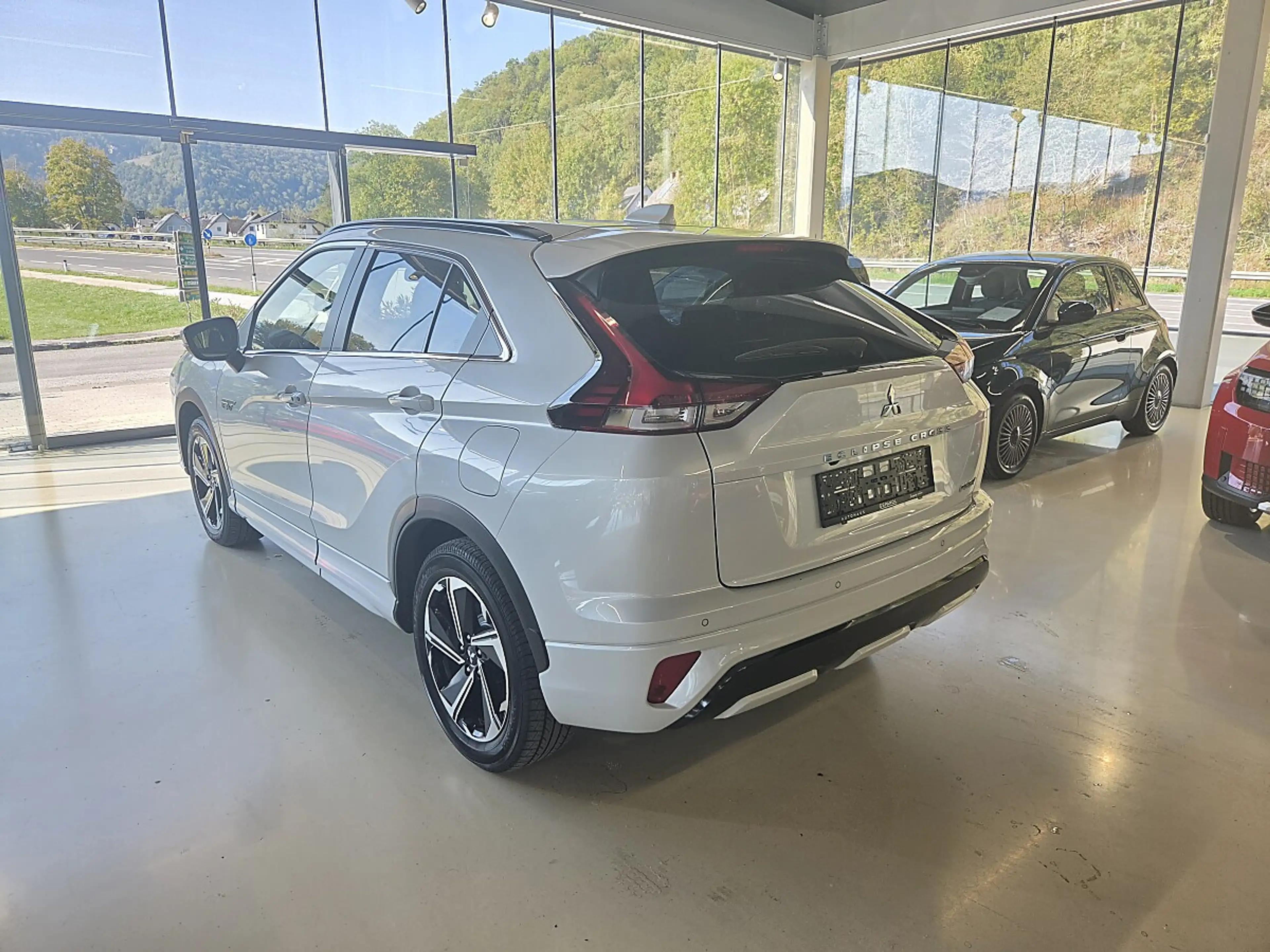 Mitsubishi Eclipse Cross 2,4 PHEV 4WD Diamond CVT Aut. — photo 4