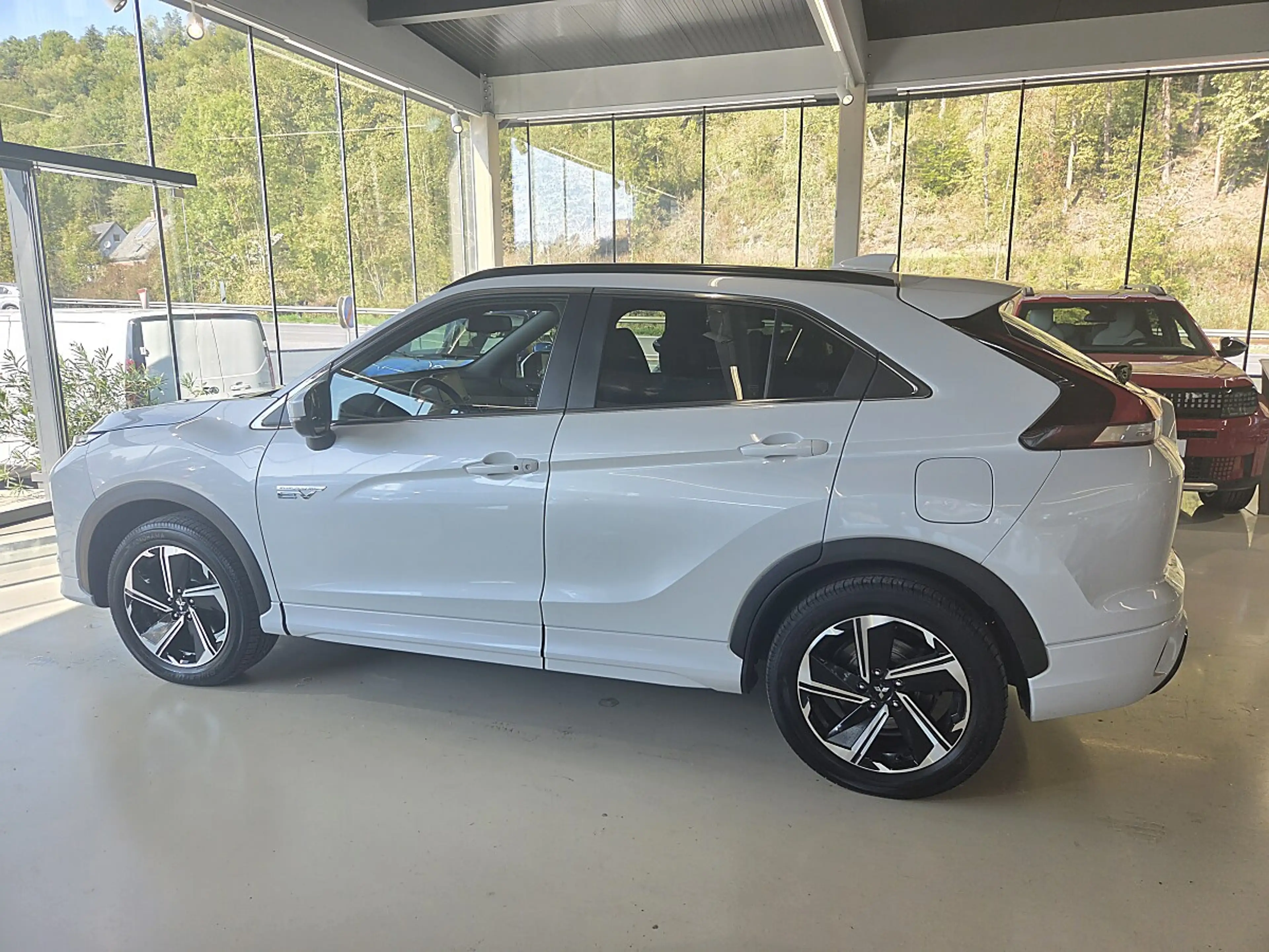 Mitsubishi Eclipse Cross 2,4 PHEV 4WD Diamond CVT Aut. — photo 7