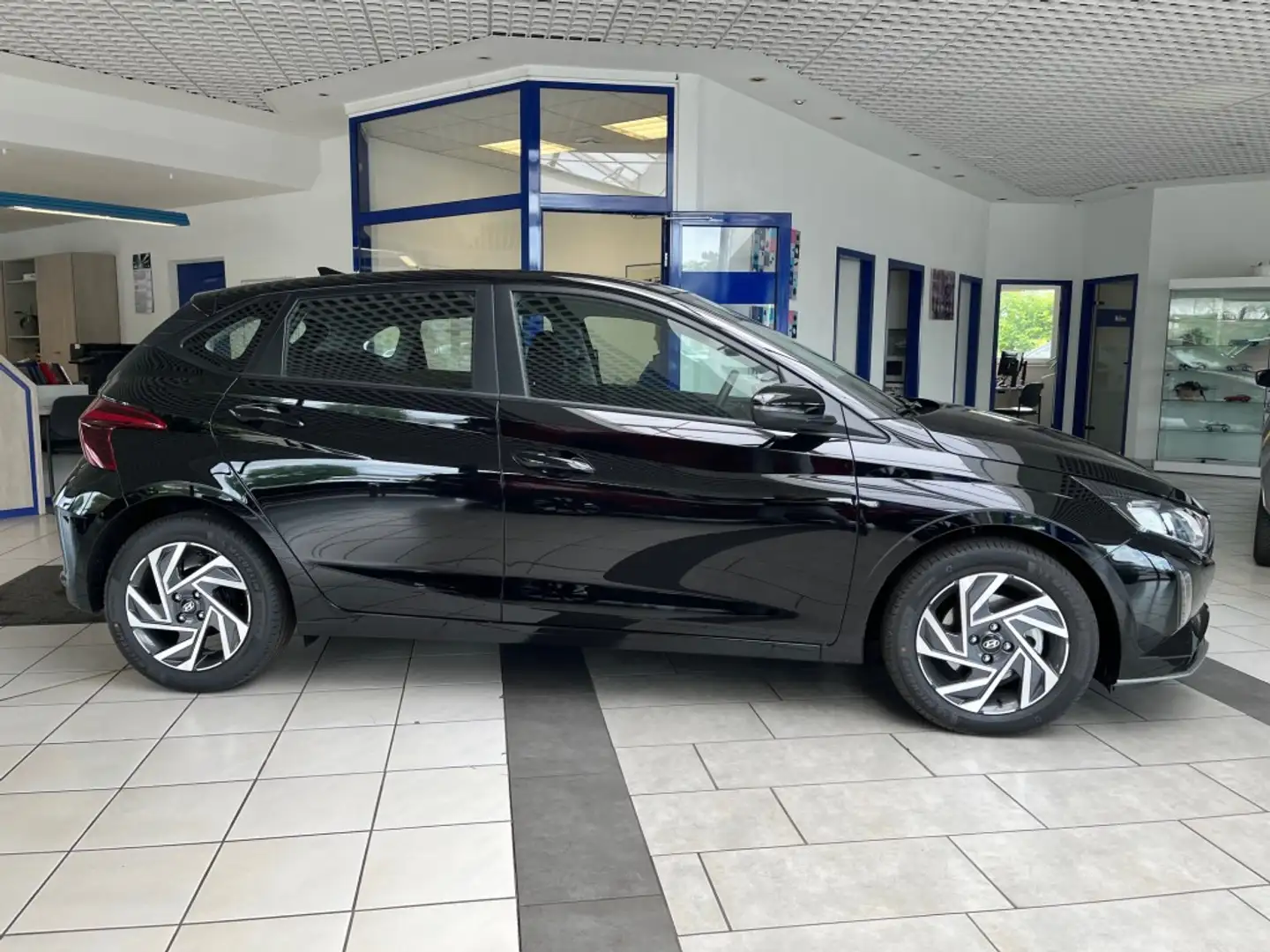 Hyundai i20 1.0 T-GDI Navi,RFK,PDC,Sitzheiz. Schwarz - 1
