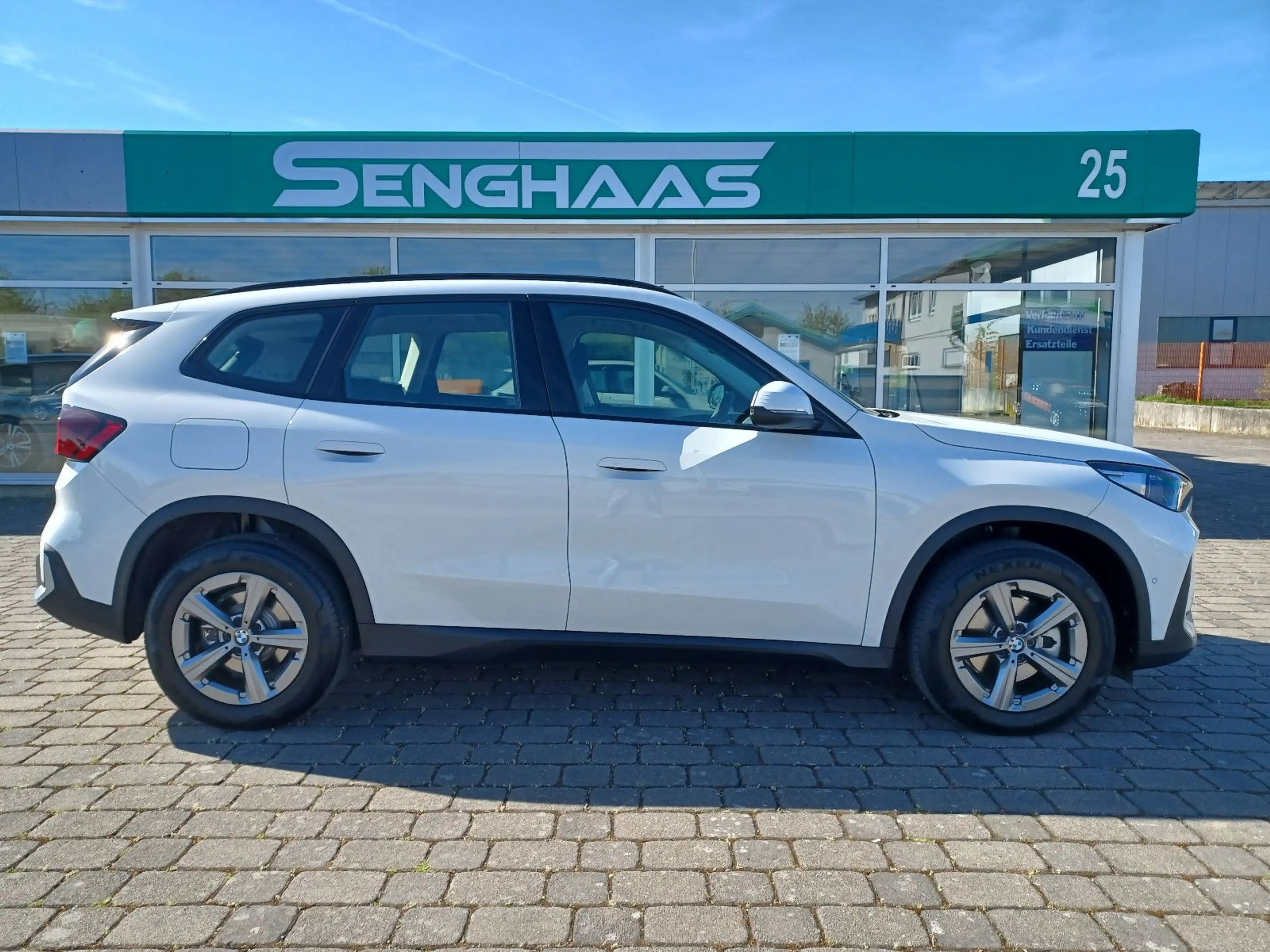 BMW X1 20 d xDrive ACC Paket-Premium Shadow-Line AHK — photo 2