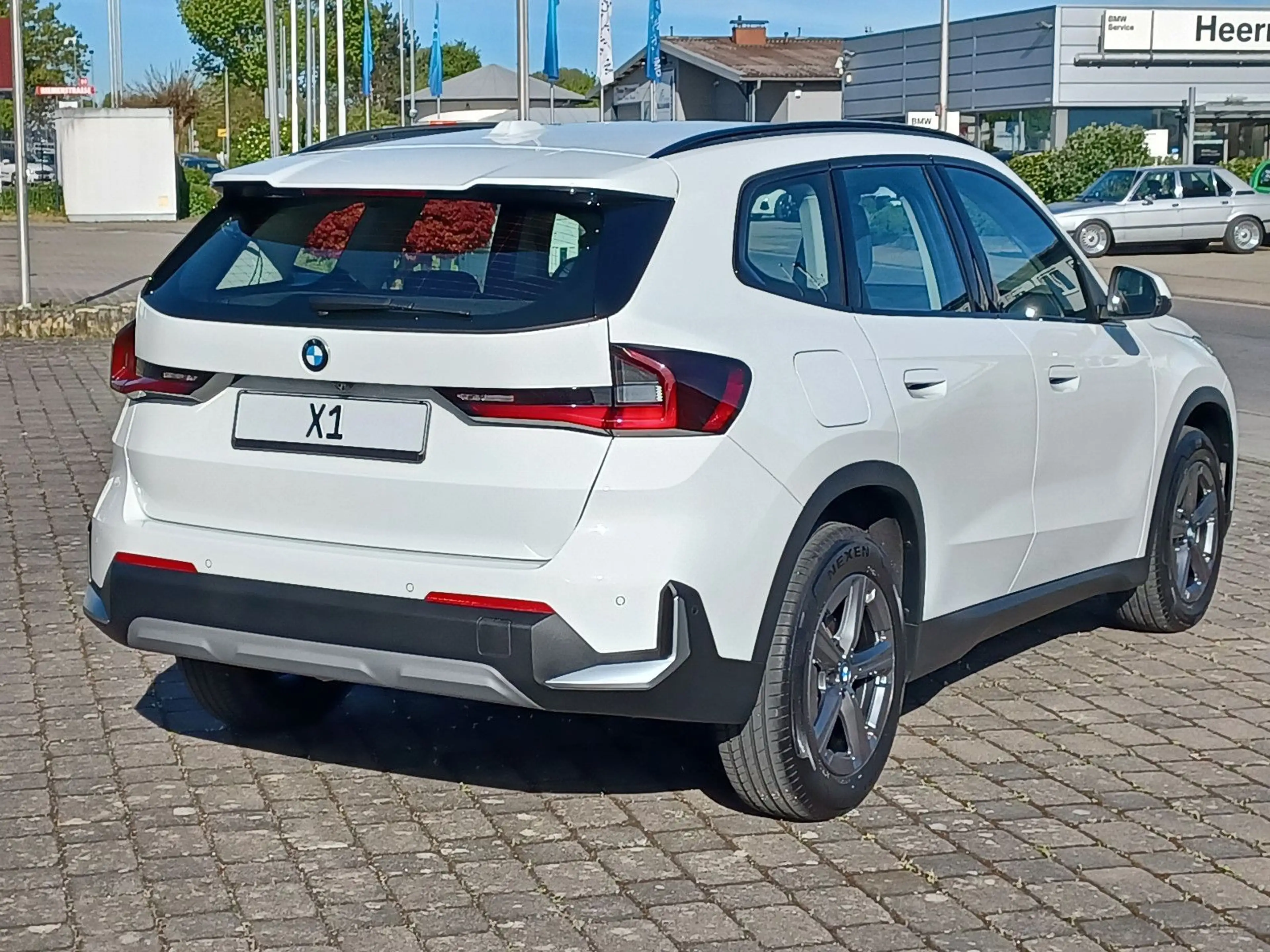 BMW X1 20 d xDrive ACC Paket-Premium Shadow-Line AHK — photo 4