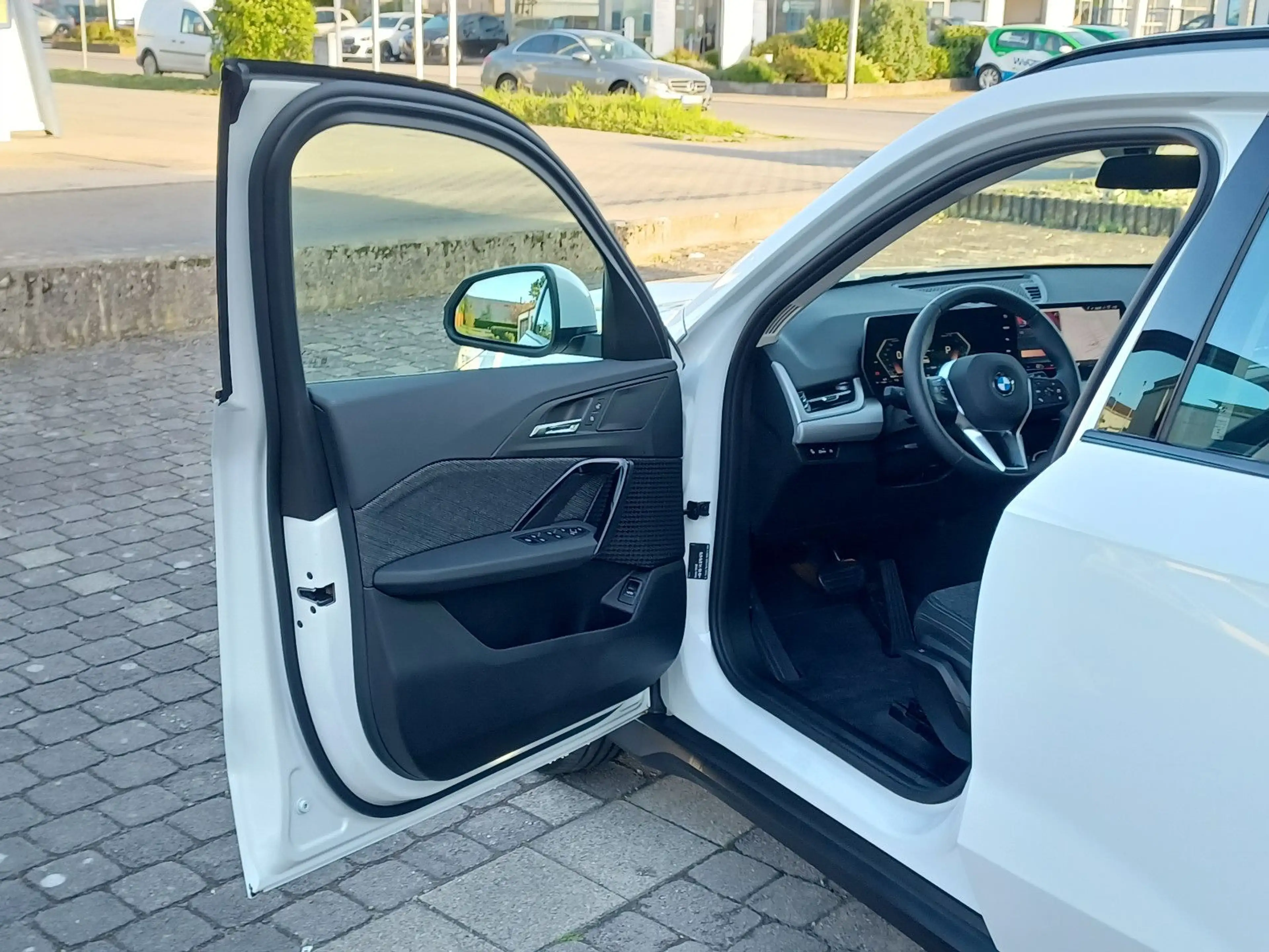 BMW X1 20 d xDrive ACC Paket-Premium Shadow-Line AHK — photo 7