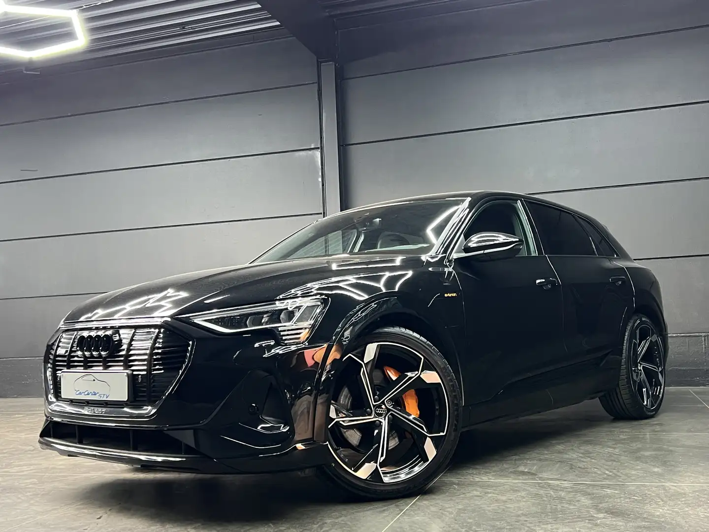 Audi e-tron 55 Quattro / S line / 95 kWh / All Black Zwart - 1