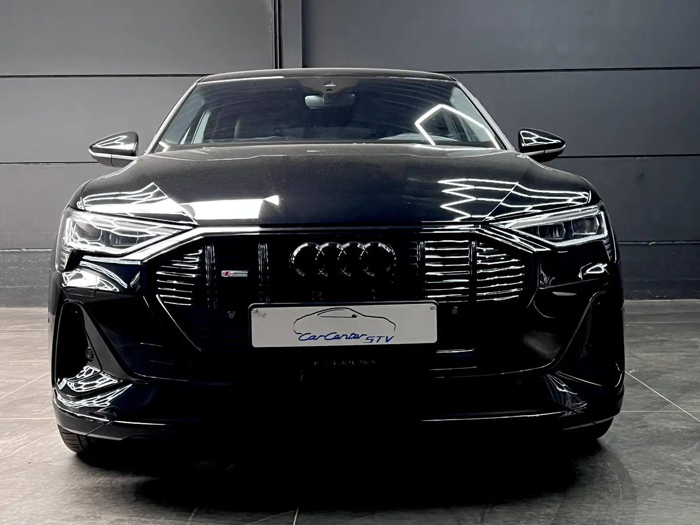 Audi e-tron 55 Quattro / S line / 95 kWh / All Black Zwart - 2