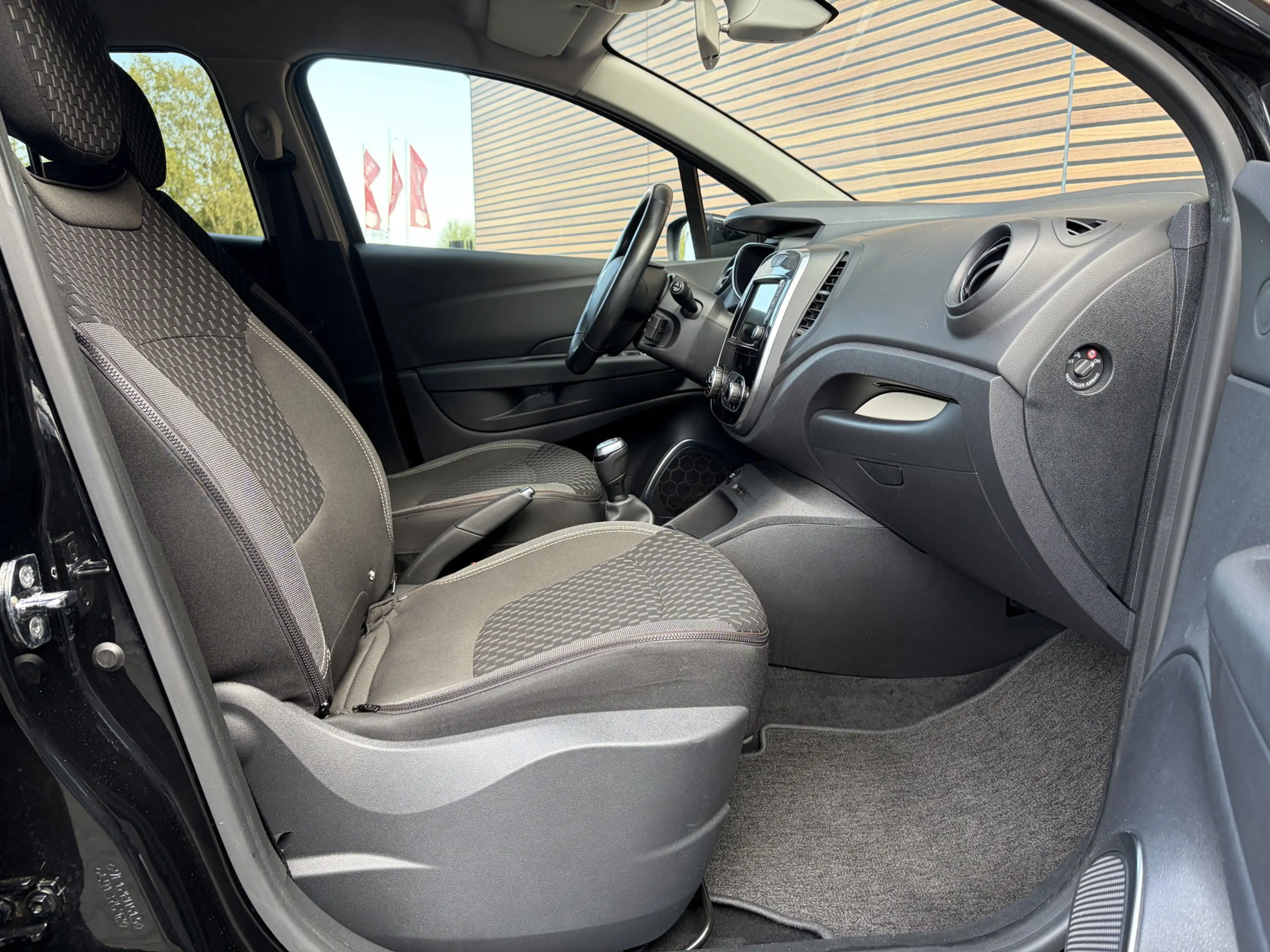 Renault Captur 0.9 TCe Intens — photo 46