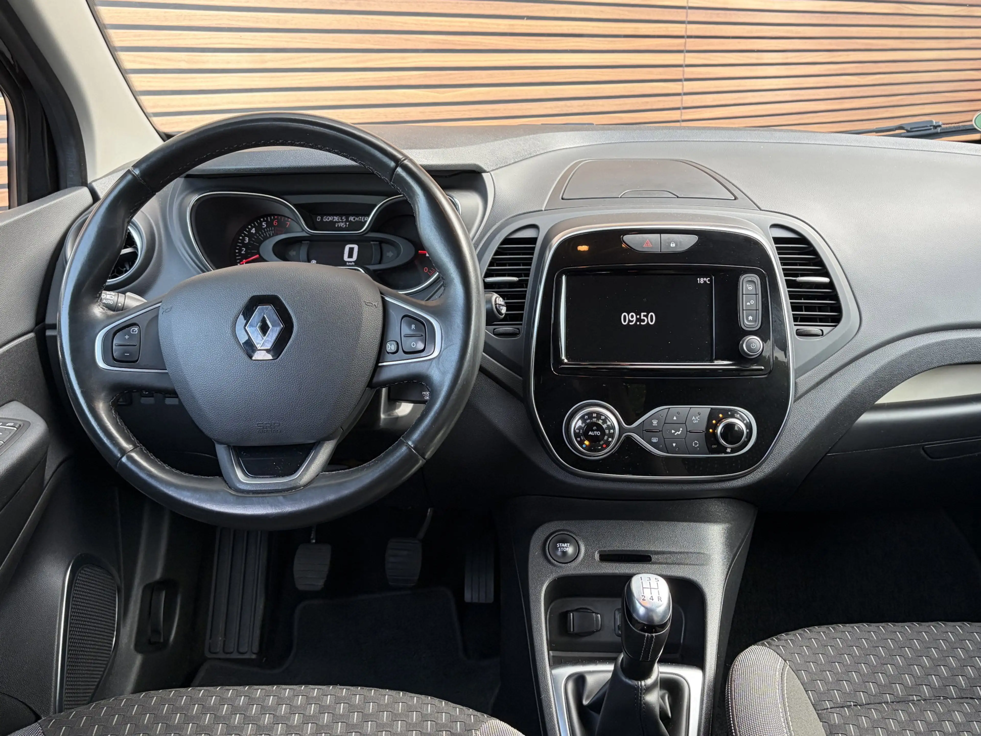 Renault Captur 0.9 TCe Intens — photo 23