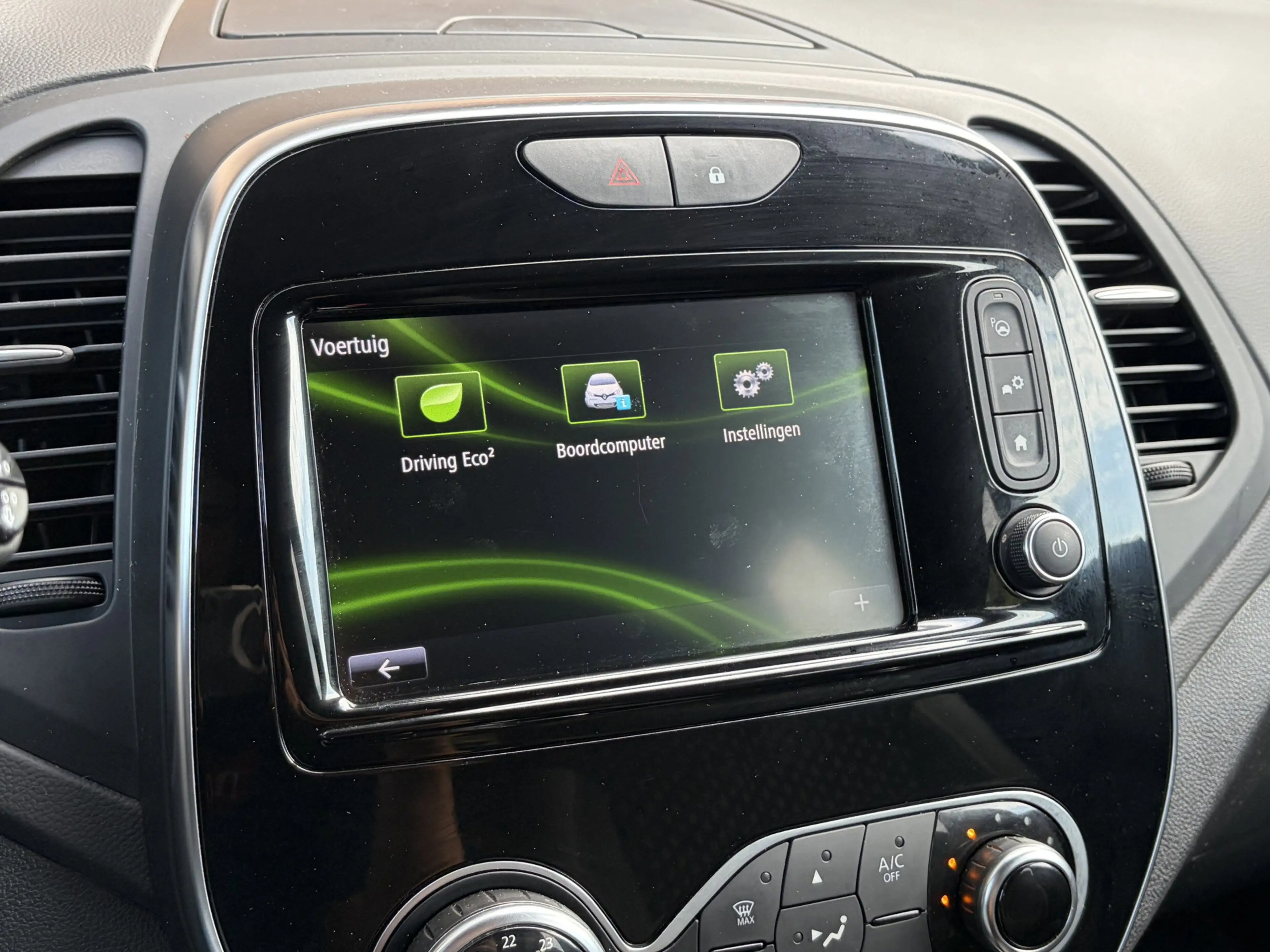Renault Captur 0.9 TCe Intens — photo 39