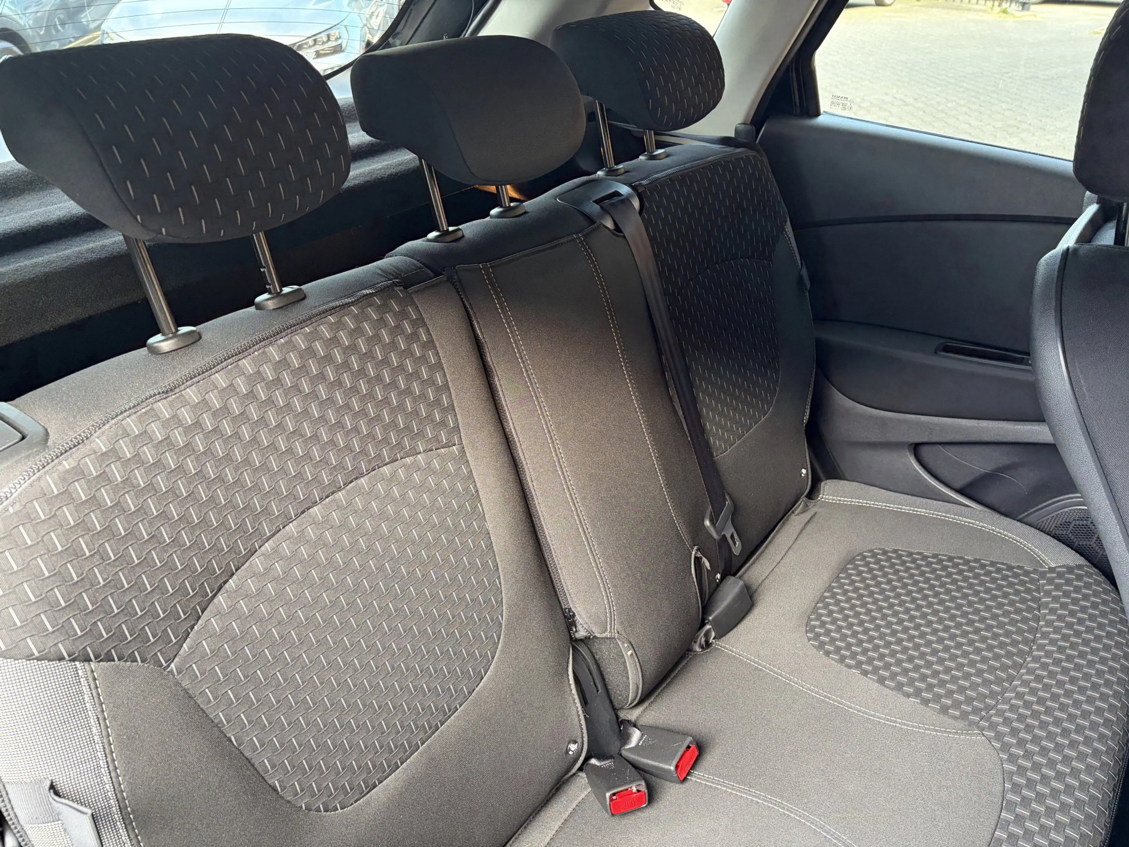 Renault Captur 0.9 TCe Intens — photo 47