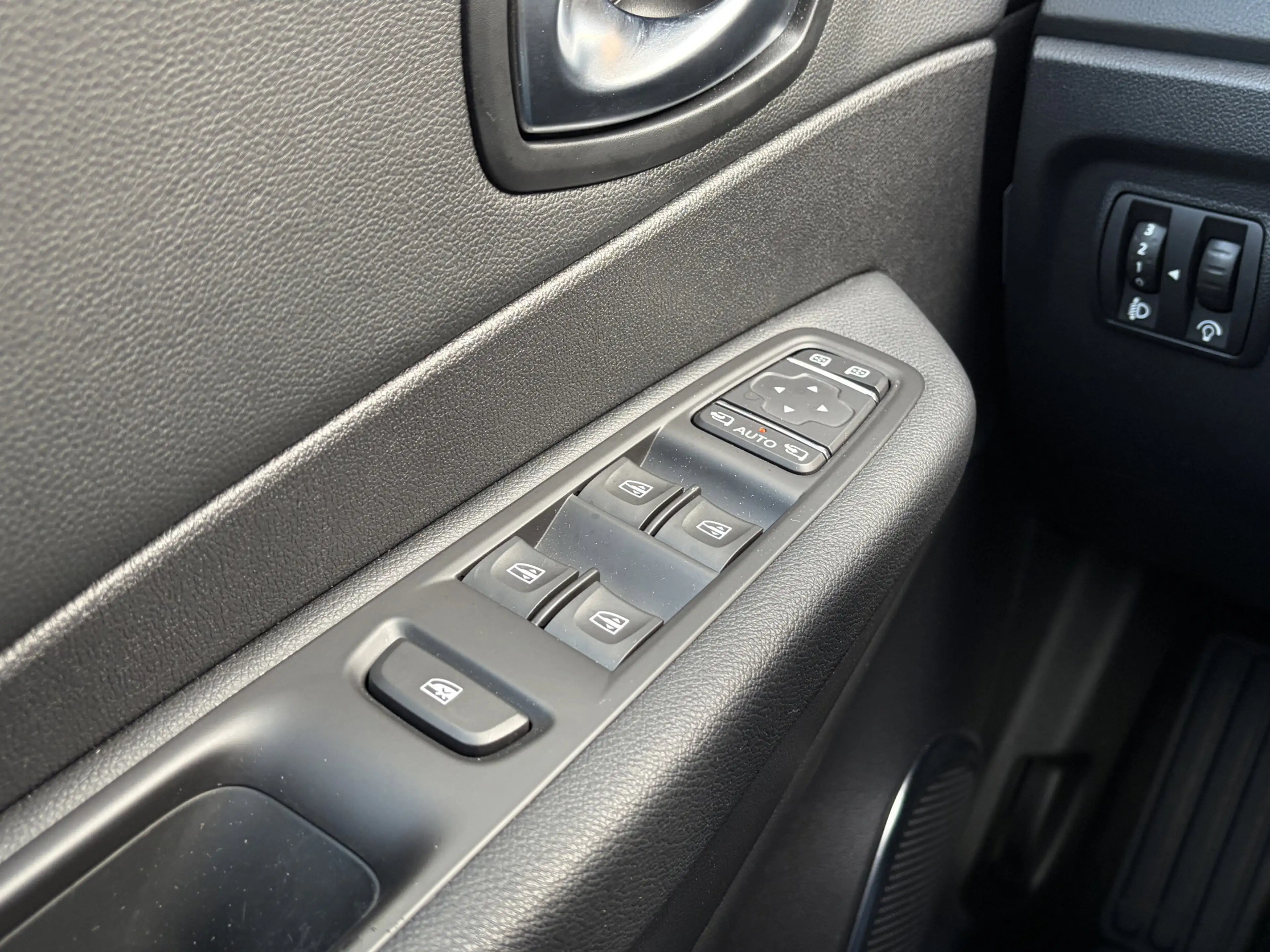 Renault Captur 0.9 TCe Intens — photo 41