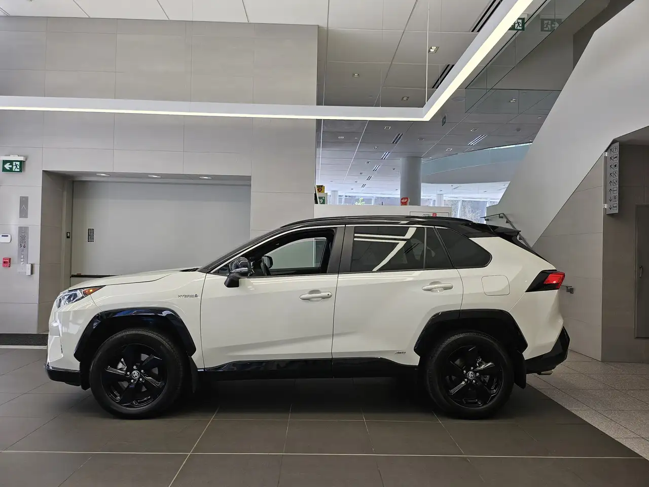 Toyota RAV 4 снимка Toyota RAV 4