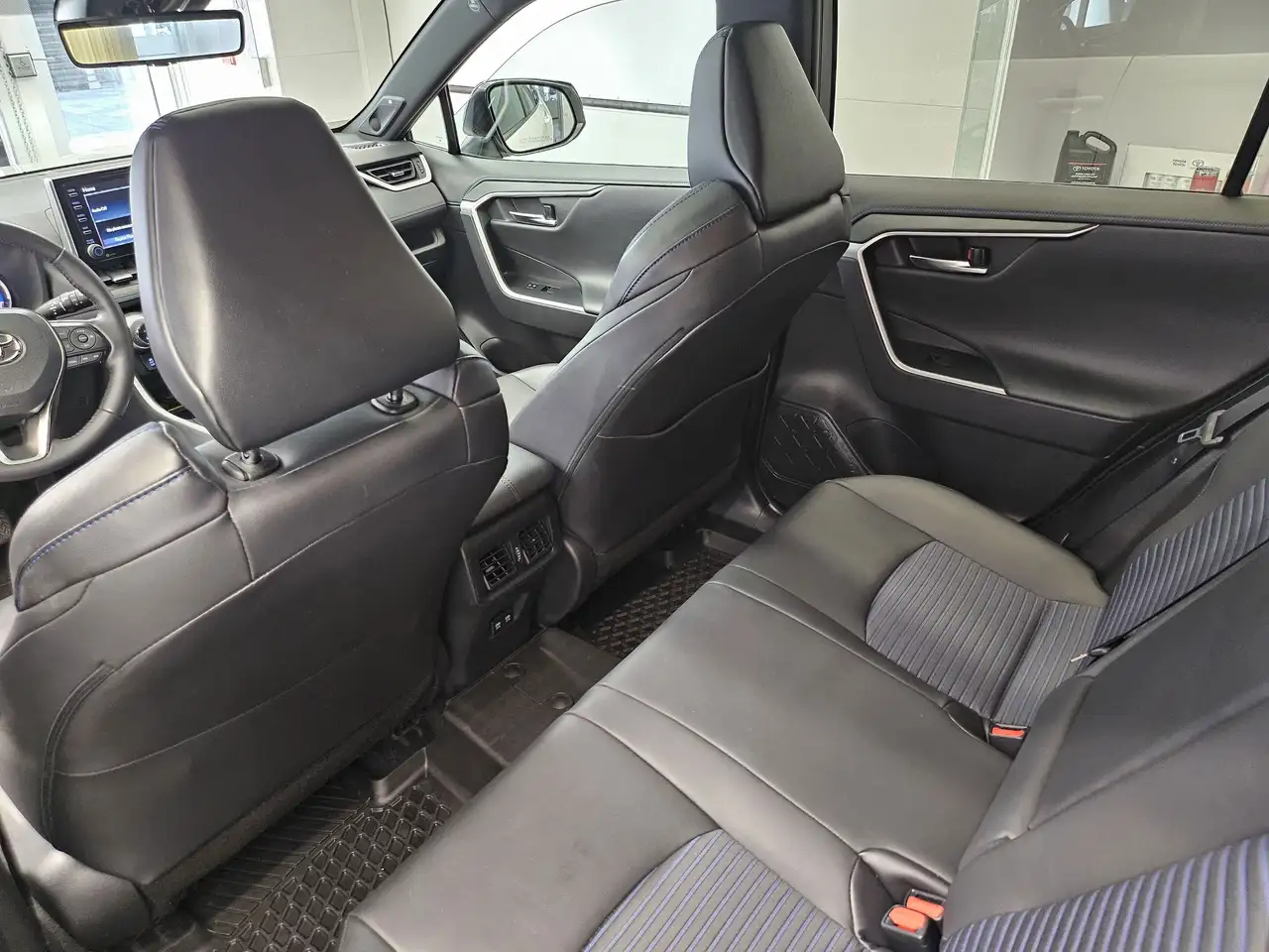 Toyota RAV 4 снимка Toyota RAV 4